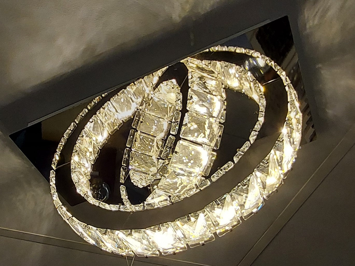 Modern Luxury Crystal LED Ceiling Chandelier with Dual Oval Rings