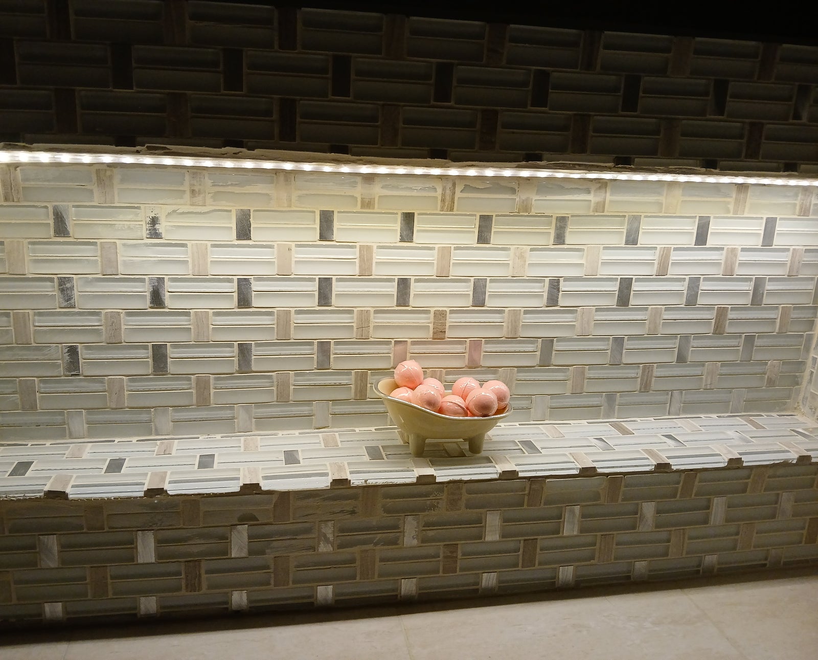 Geometric Glass Mosaic Tiles-300*300*8mm-11sheets-1m2