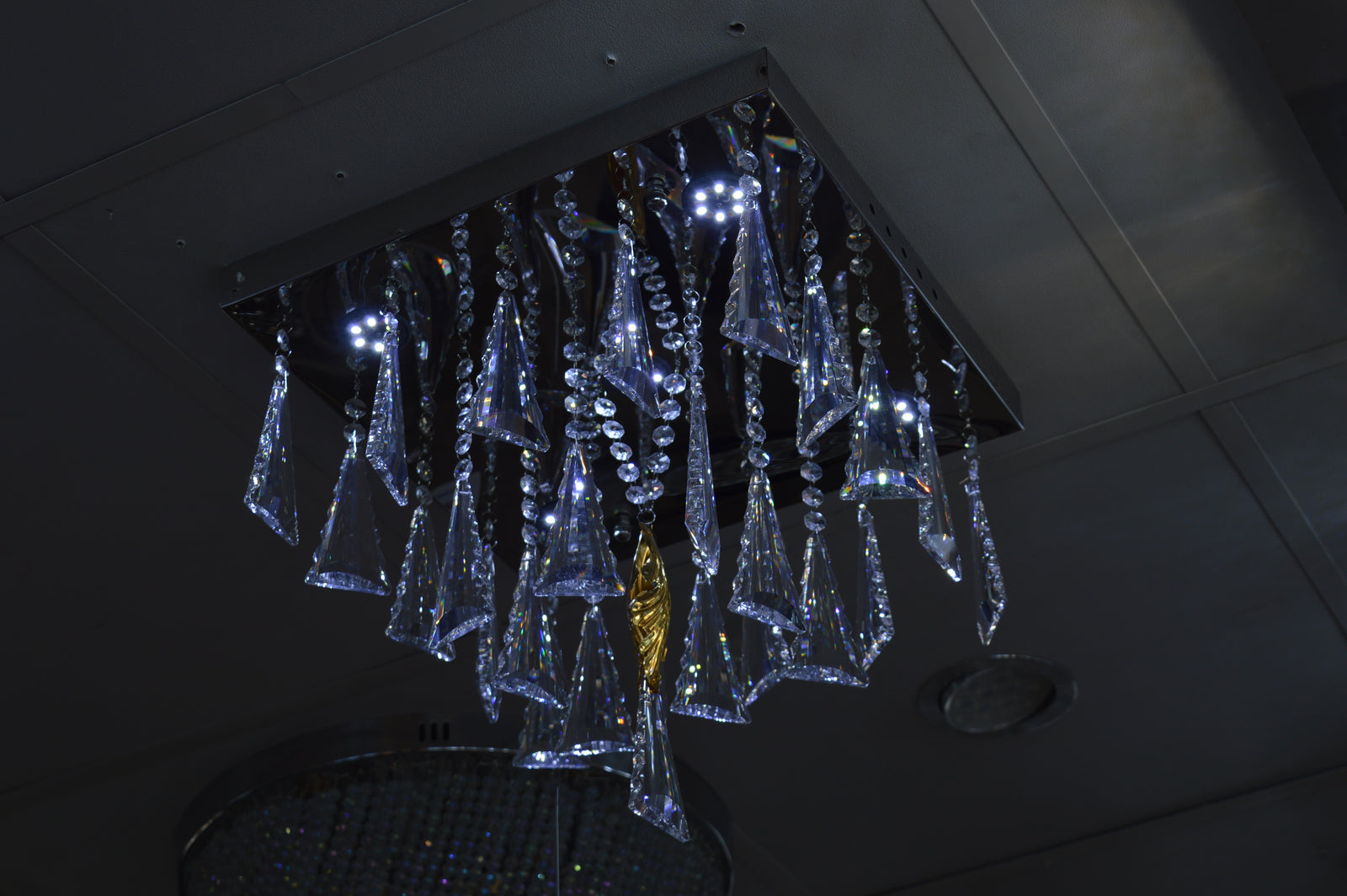 Luxury Crystal LED Flush Mount Ceiling Light – Modern Square Raindrop Chandelier