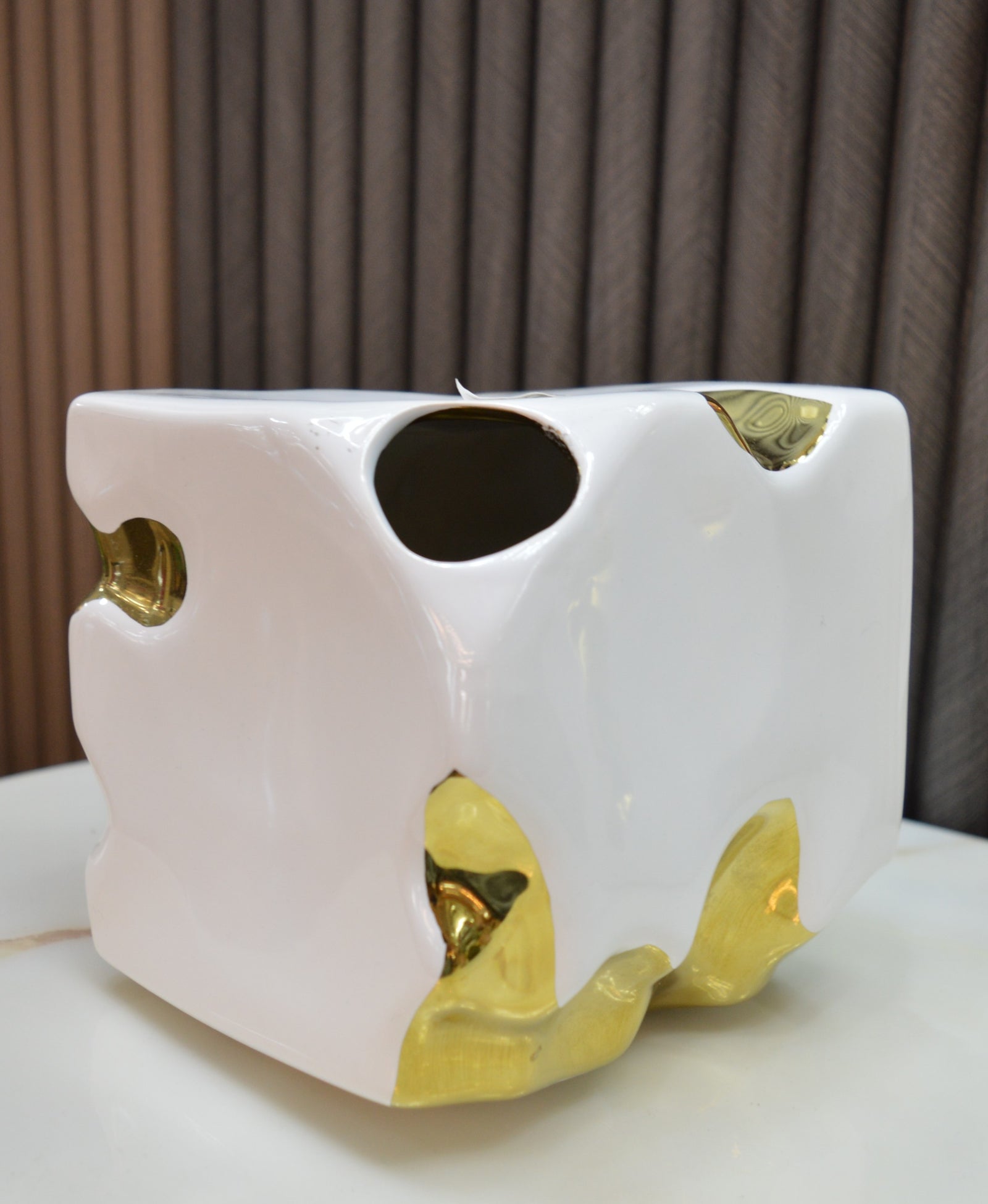 Gold-seamed White Vase Kintsugi-inspired Ceramic Pottery Home Decor