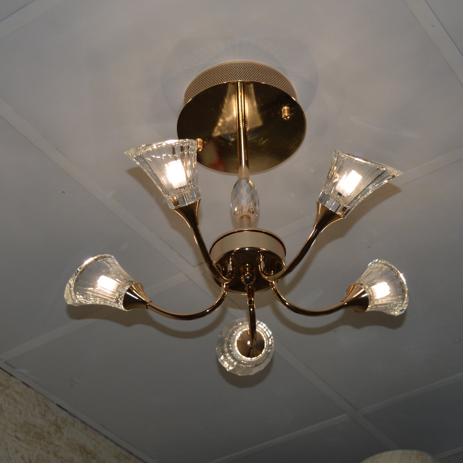 Luxury Crystal Glass Ceiling Chandelier – Modern LED Pendant 02 Colour 02 Size