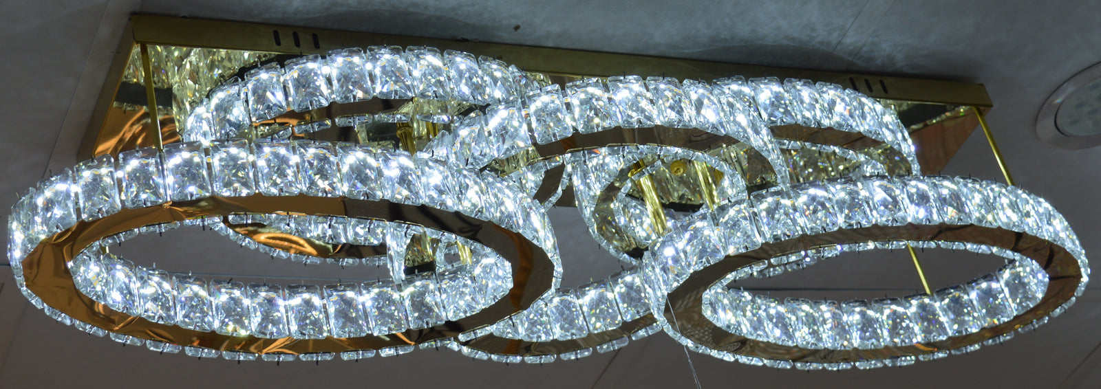 Luxury Gold Crystal LED Ceiling Chandelier with Triple Oval Rings
