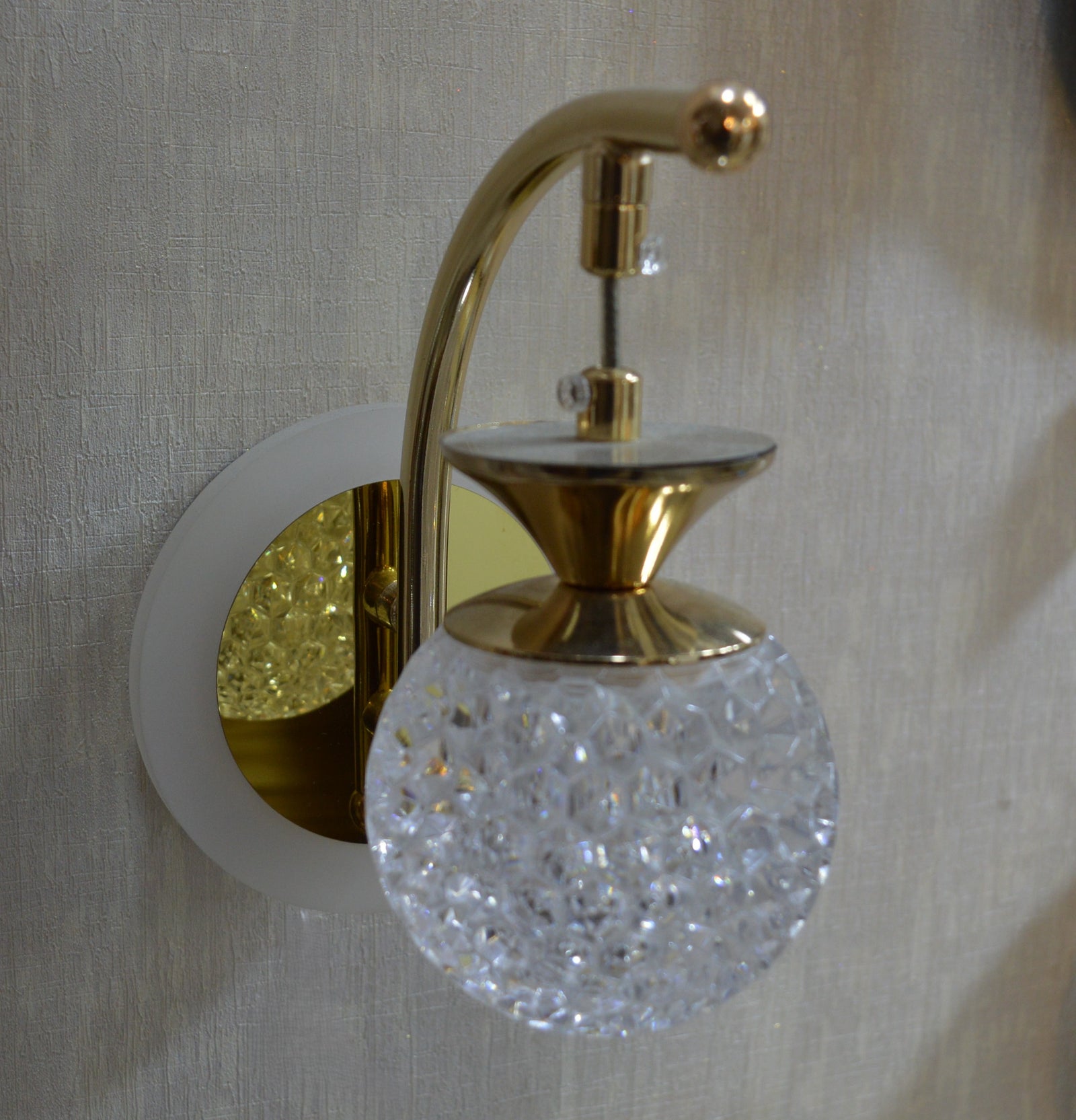 Luxury Crystal Wall Light – Gold Chrome Finish Decorative LED Wall Sconce