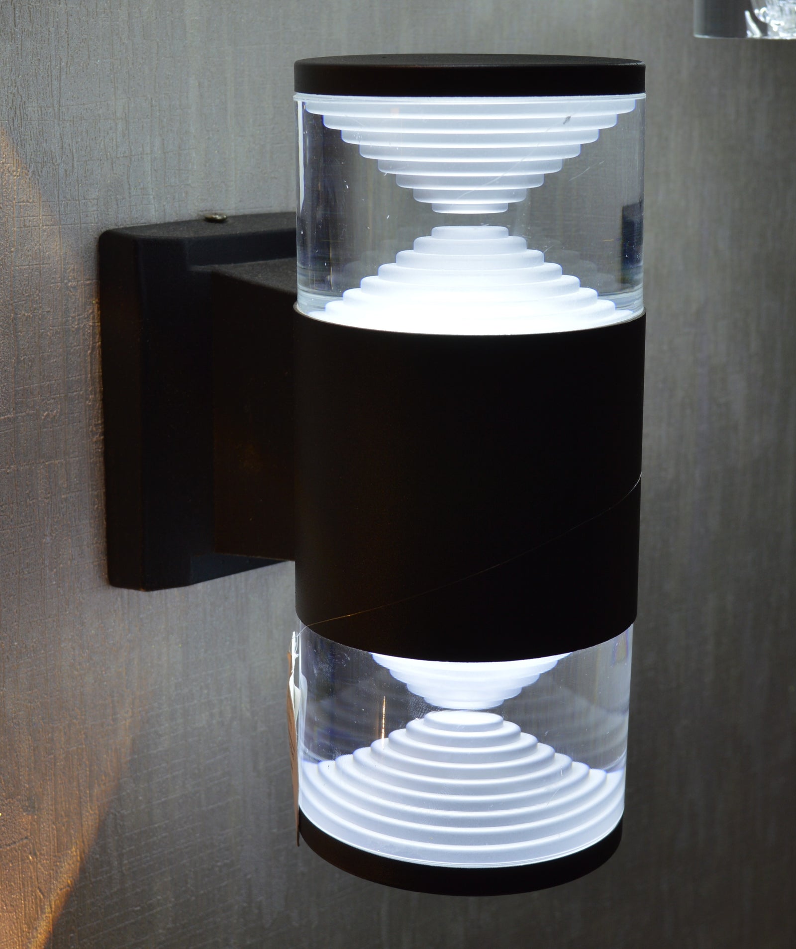 Modern Crystal Cylinder LED Wall Light – Black & Clear Glass Edition