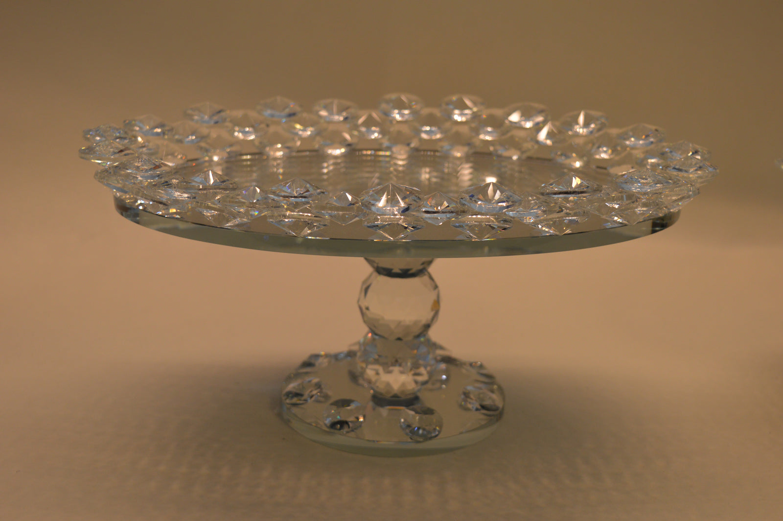 Revolving Crystal Bowl Stand for Fruits Vegetables Baskets Creative Fruit Dish Basket Luxurious Fruit Basket/Bowl