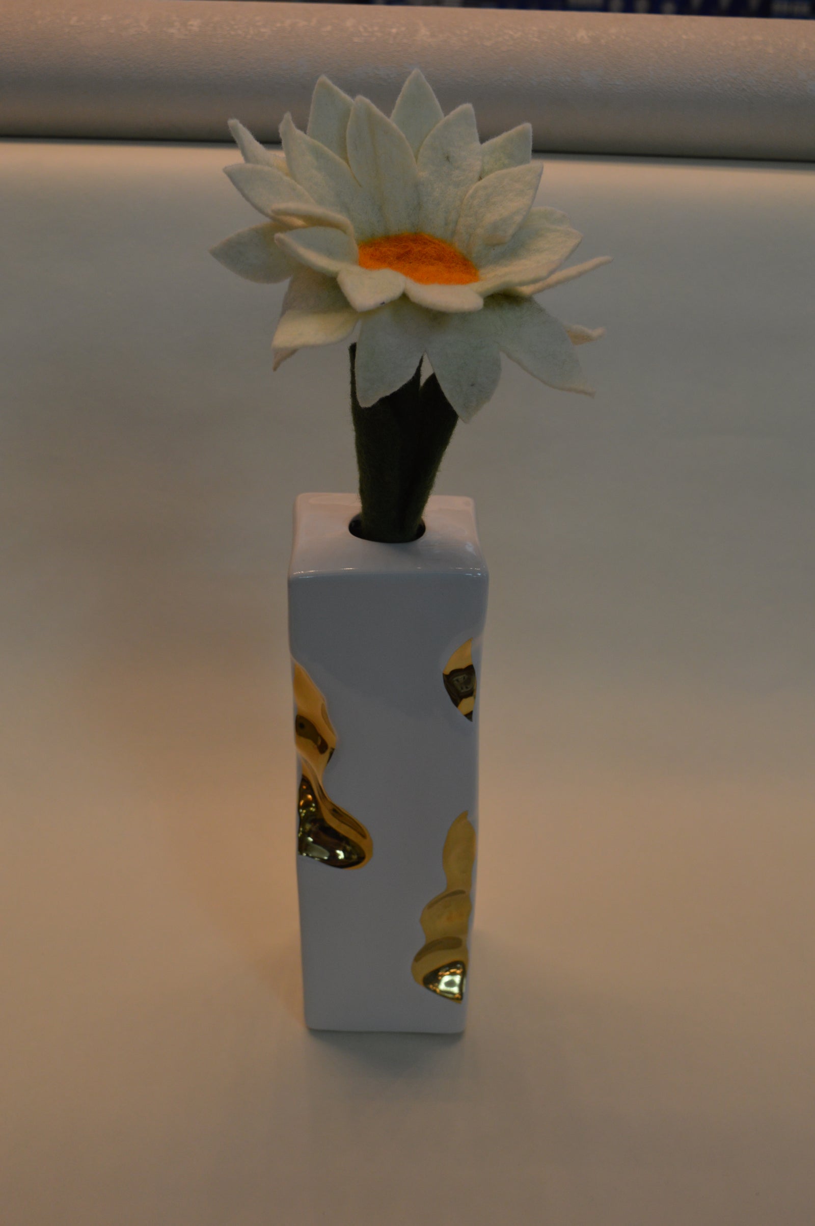 Home Décor White Cheese Flower Vase Ornaments in three different sizes -Gold