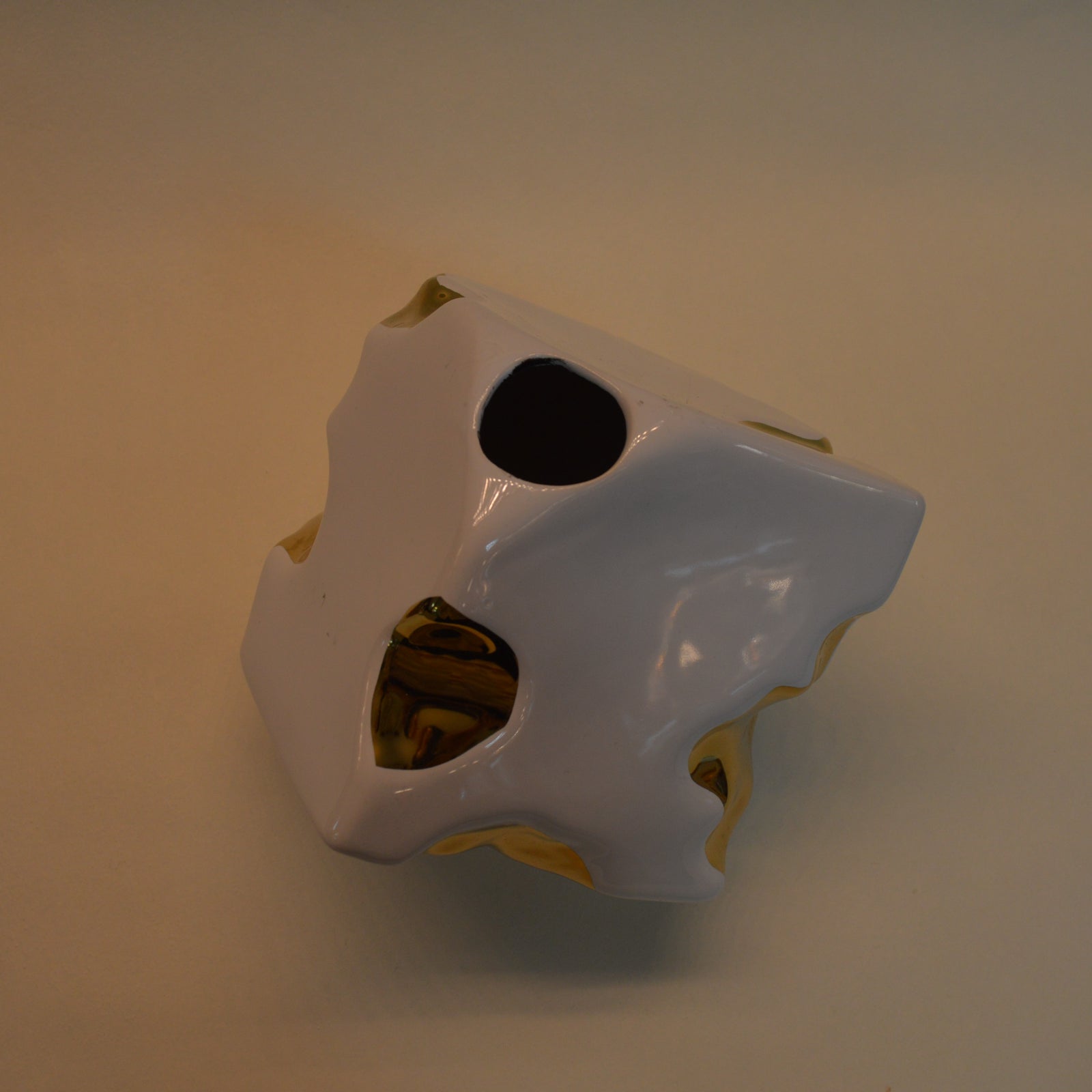 Home Décor White Cheese Flower Vase Ornaments in three different sizes -Gold