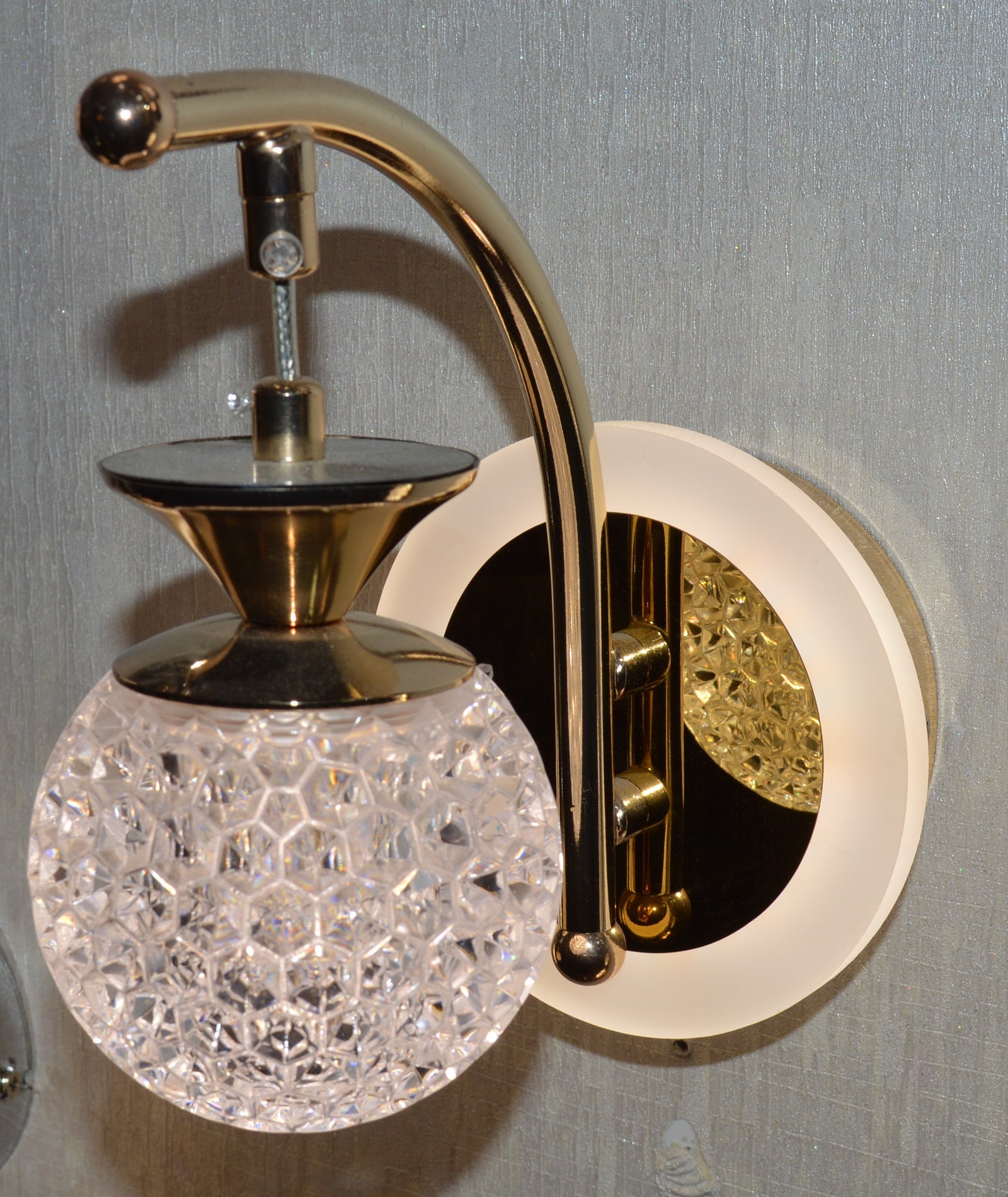 Luxury Crystal Wall Light – Gold Chrome Finish Decorative LED Wall Sconce