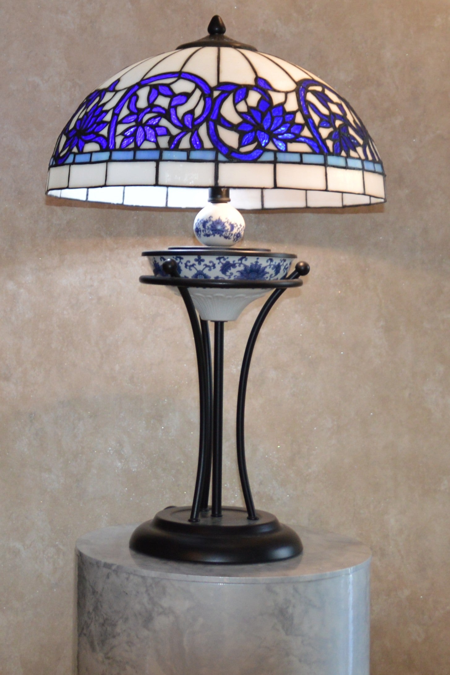 Tiffany Style Blue Floral Stained Glass Table & Floor Lamp Set