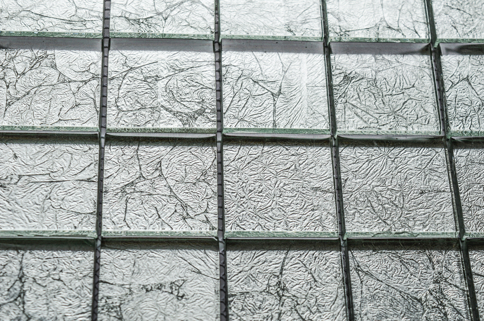 Silver Glint Glass Mosaic Tile-300*300*8mm-11sheets-1m2-48BTM-9K