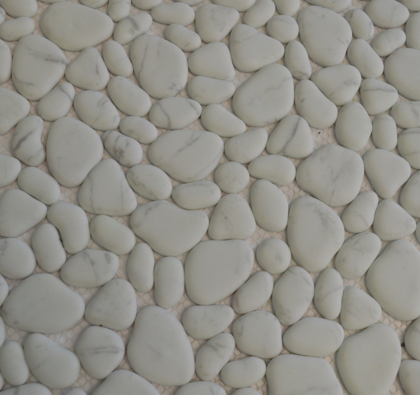 White Stone Pebbles Mosaics-300*300*8mm-11sheets-1m2-DXMQ2