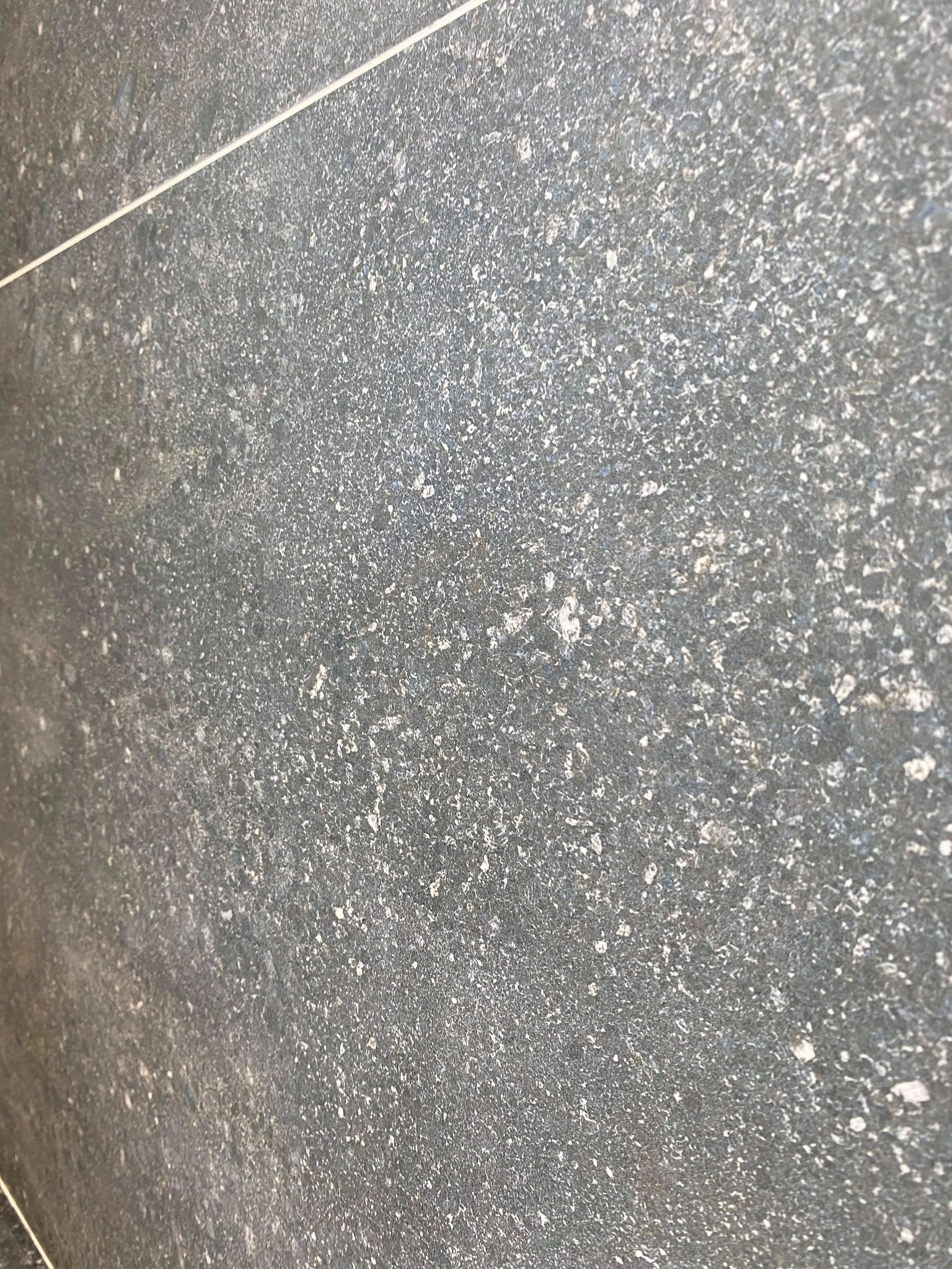 Non-slippery porcelain tile || 1200 x 600 x 10.5 mm, DT126A1604