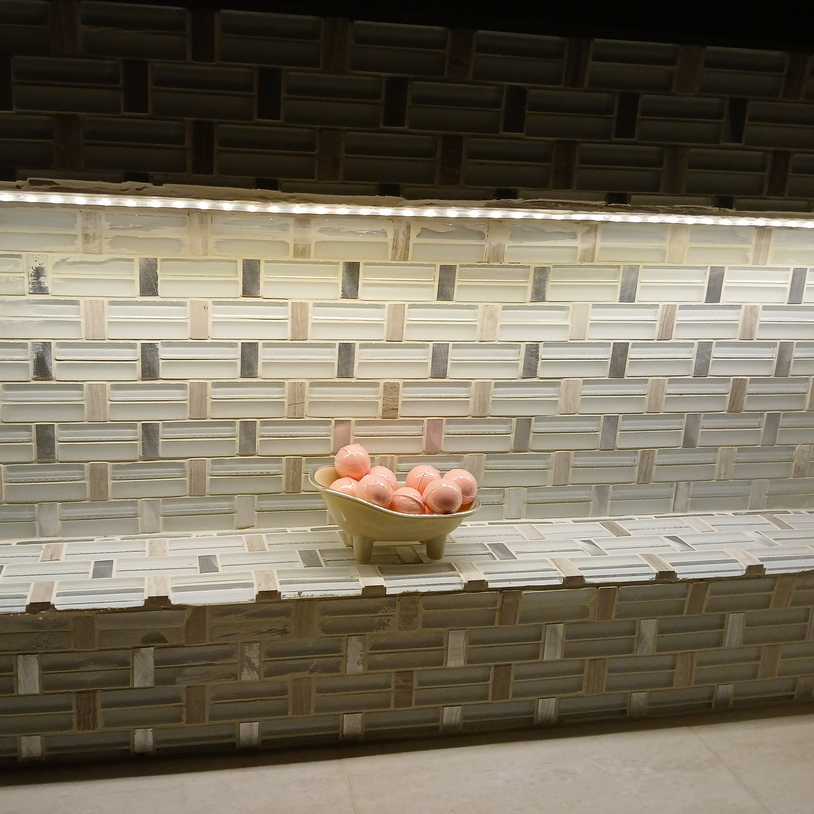 Geometric Glass Mosaic Tiles-300*300*8mm-11sheets-1m2