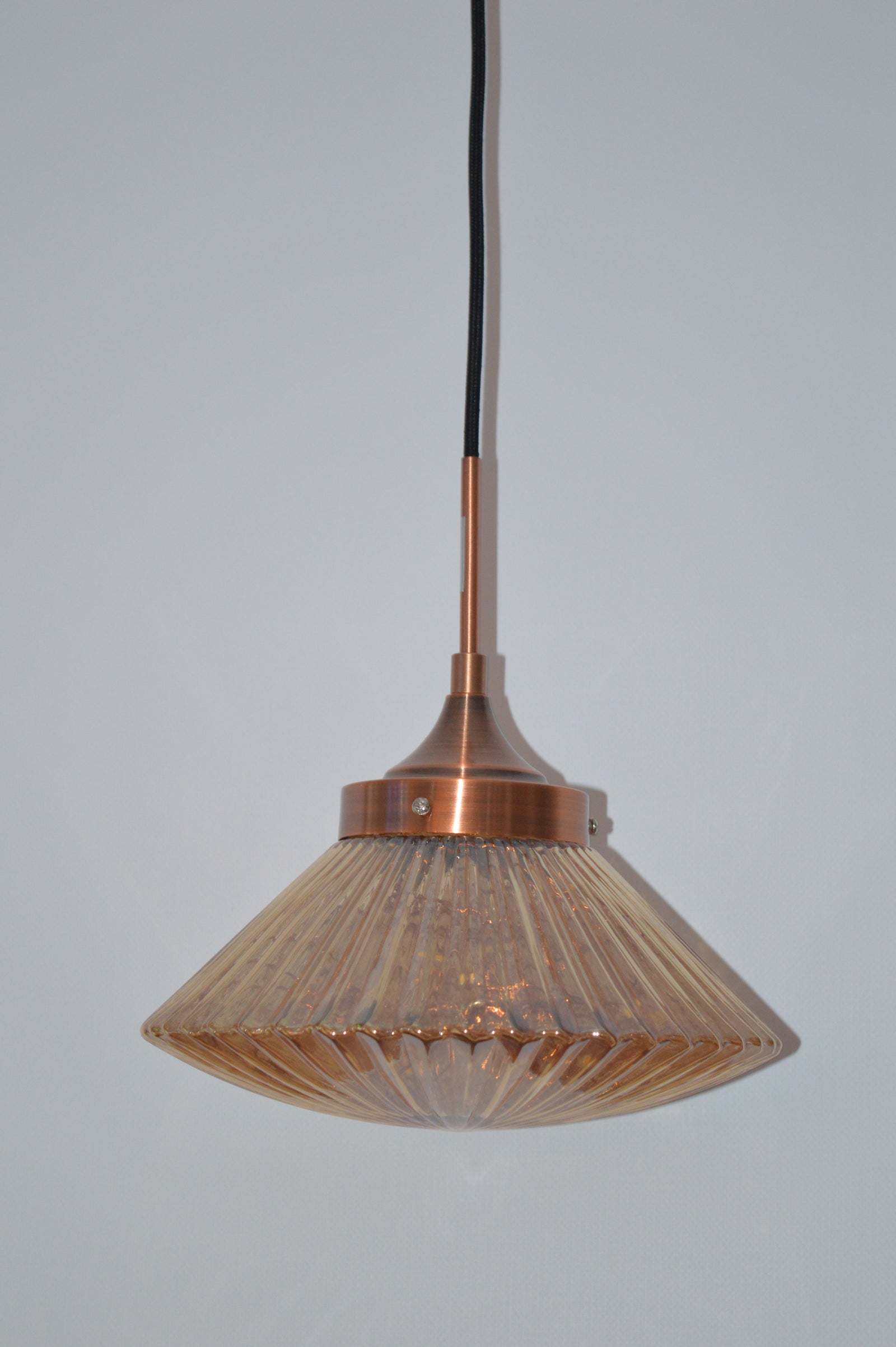 Modern Copper Glass Pendant Light – Elegant Ribbed Hanging Ceiling Lamp