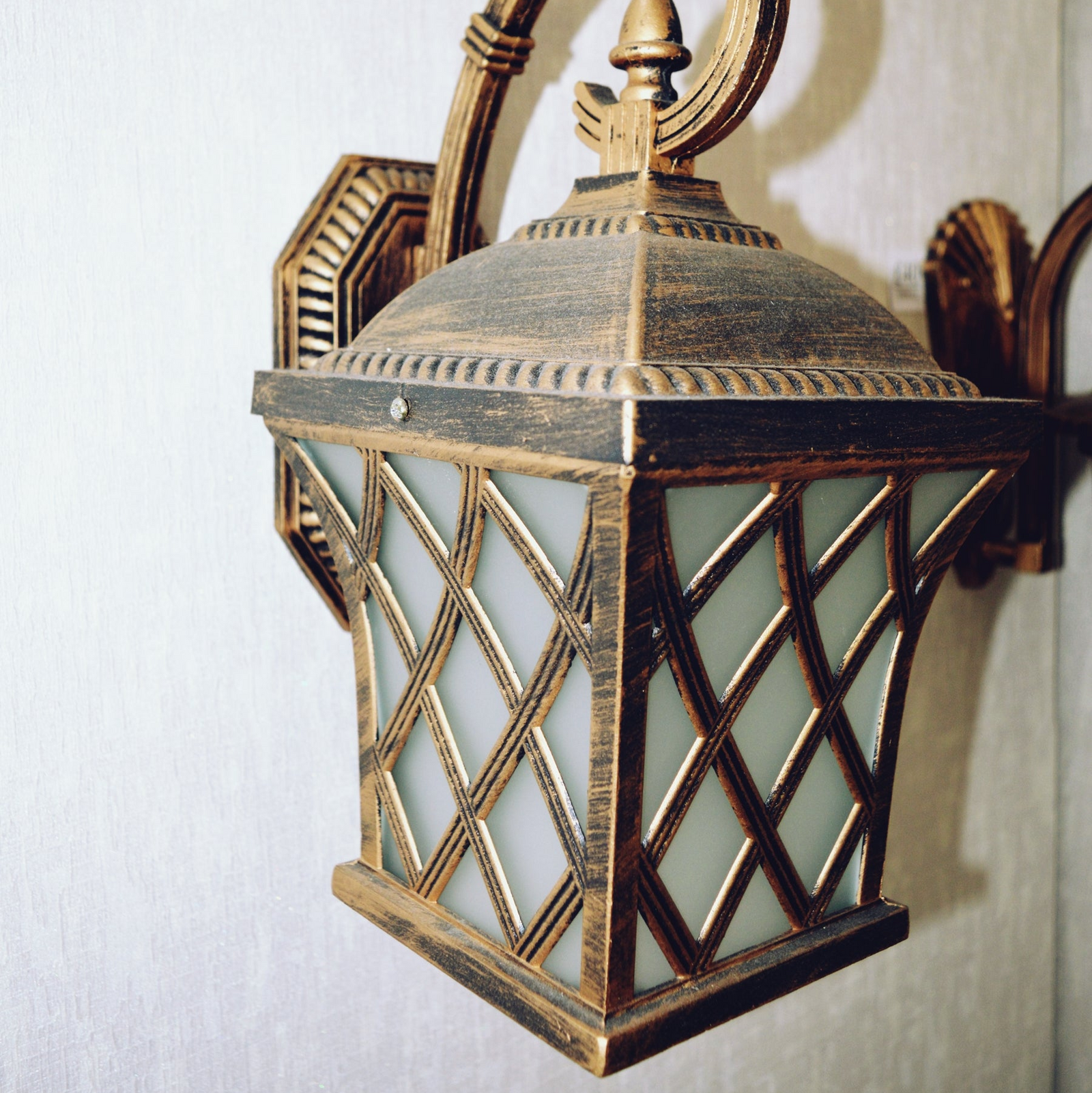 Vintage-looking Wall Mounted Lighting