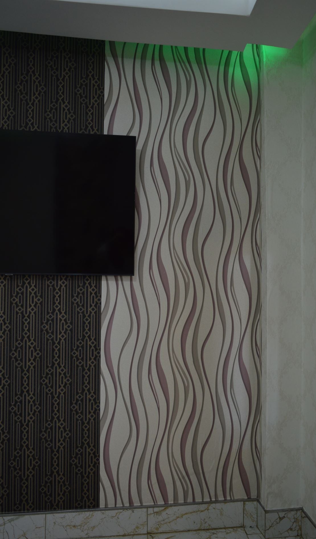 Legend Wallpapers- DK.81144-4