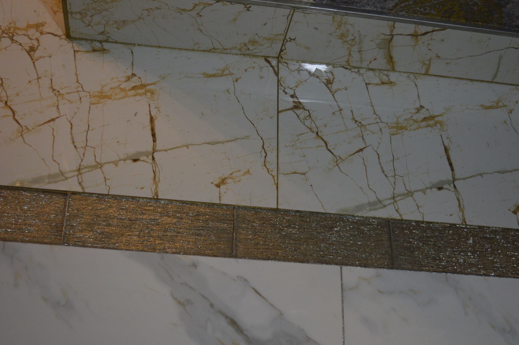 Cream with Gold Marble Effect Glossy Porcelain Tiles Wall & Floor Tiles-600*600*10.5mm-B6104-polished