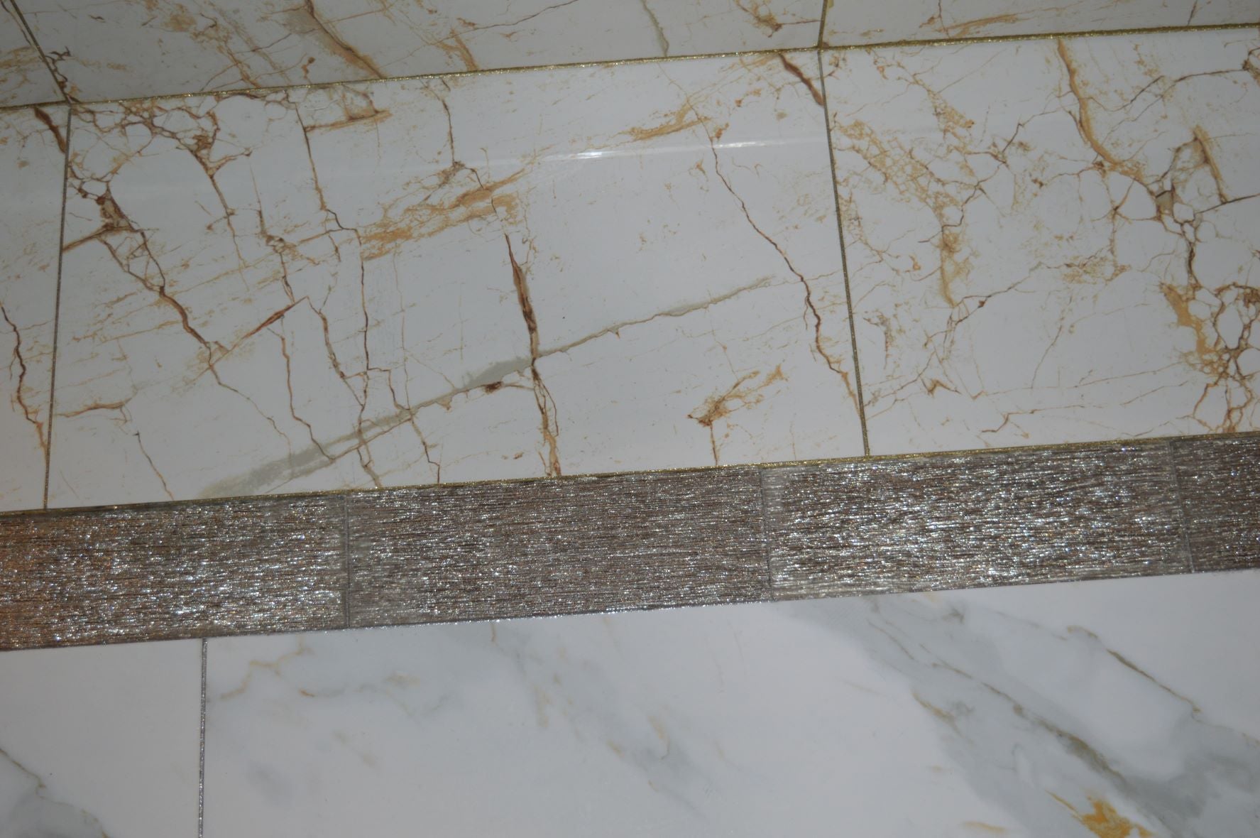 Cream with Gold Marble Effect Glossy Porcelain Tiles Wall & Floor Tiles-600*600*10.5mm-B6104-polished