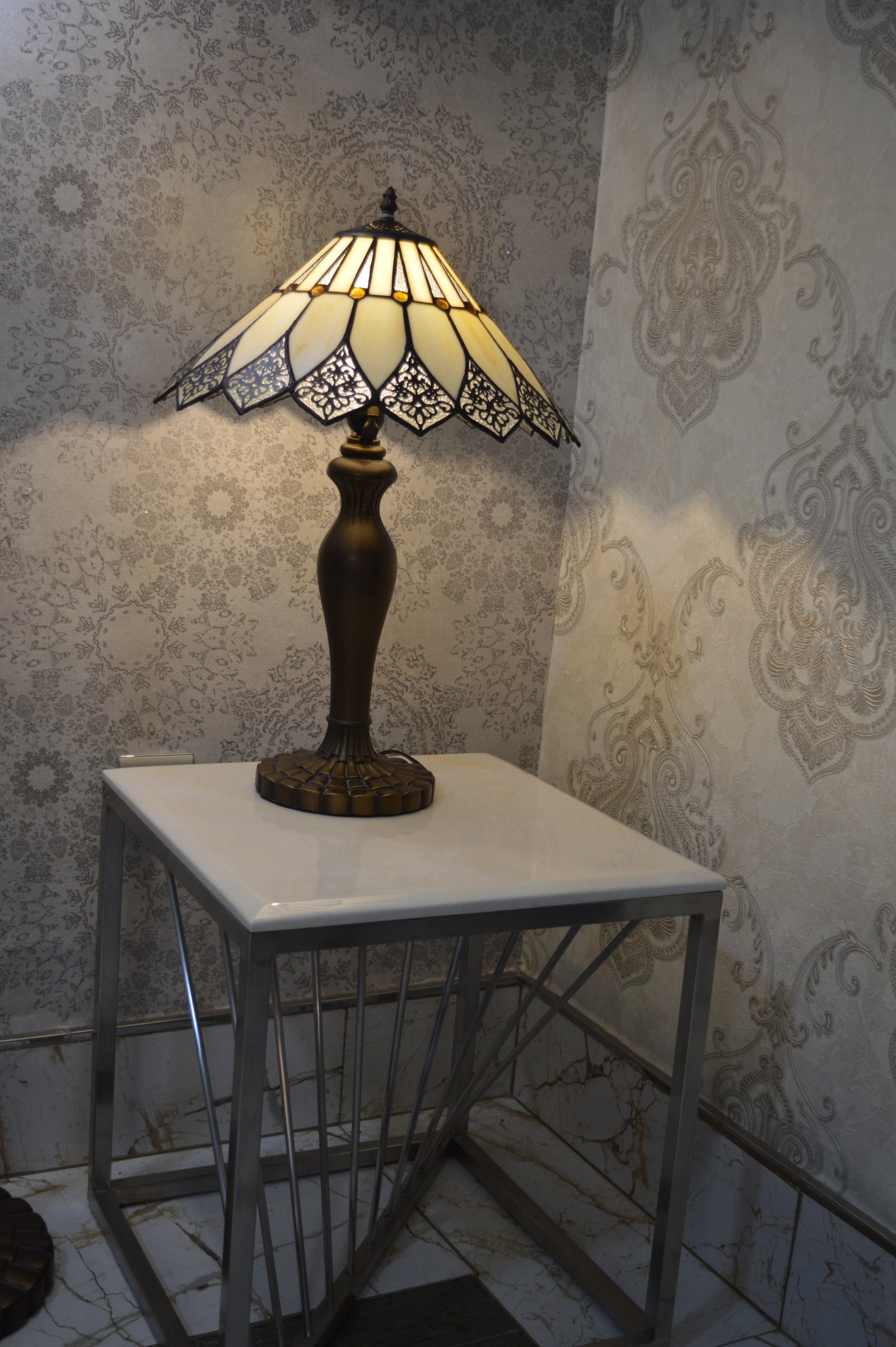 Luxury Gold Circular Crystal LED Small Table Lamp Modern Ring Bedside Lamp Home