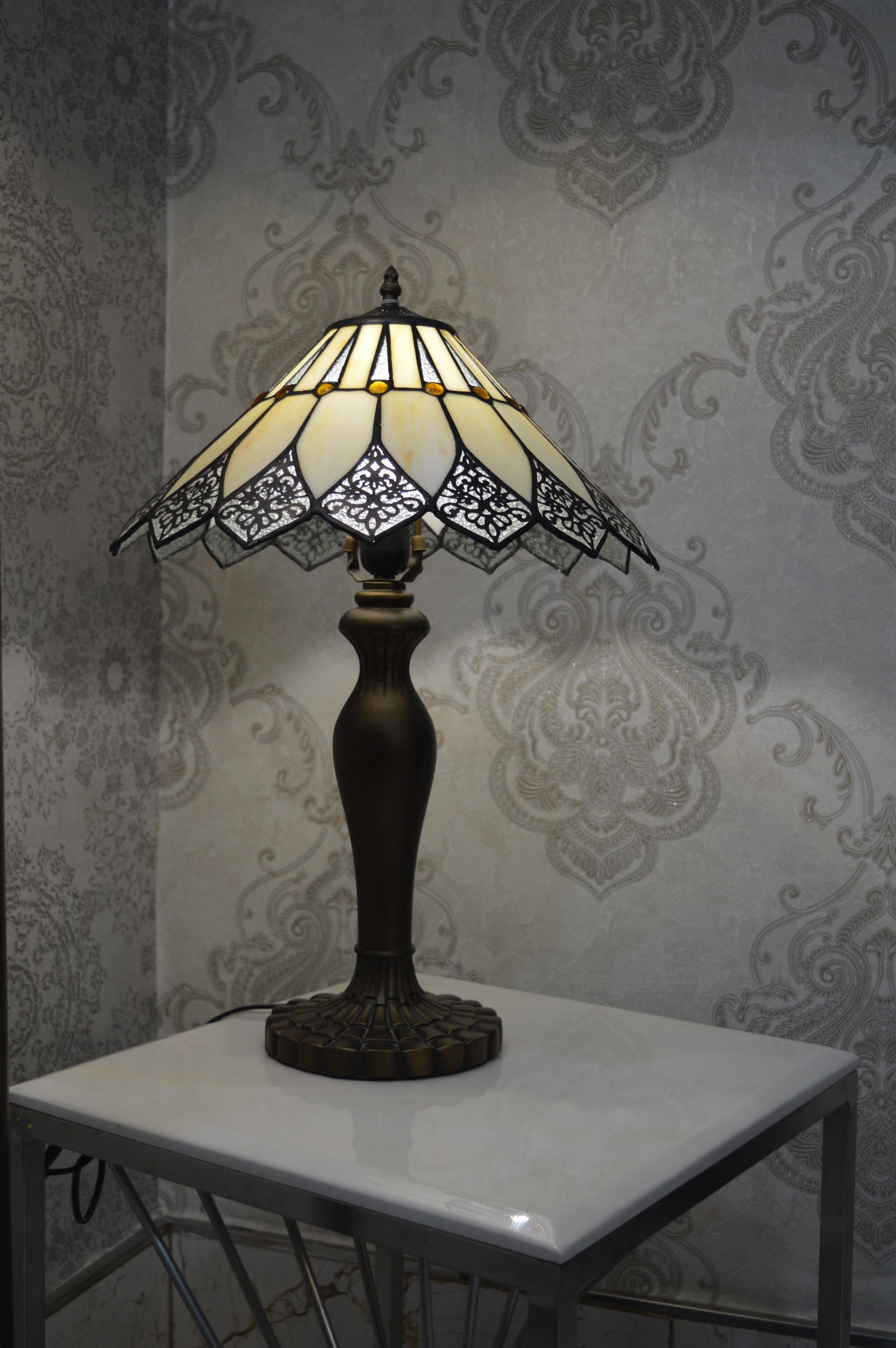 Luxury Gold Circular Crystal LED Small Table Lamp Modern Ring Bedside Lamp Home