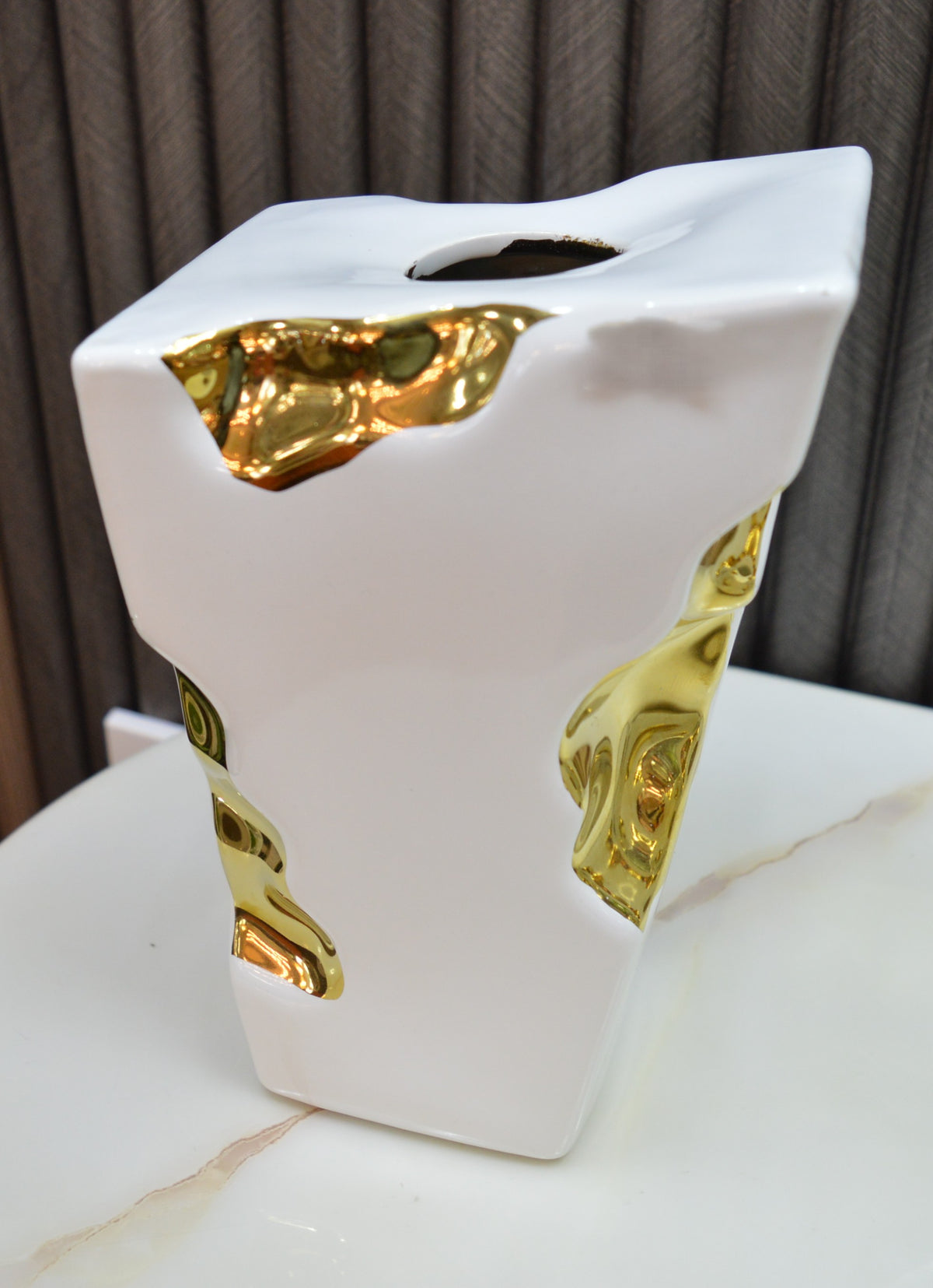 Gold-seamed White Vase Kintsugi-inspired Ceramic Pottery Home Decor