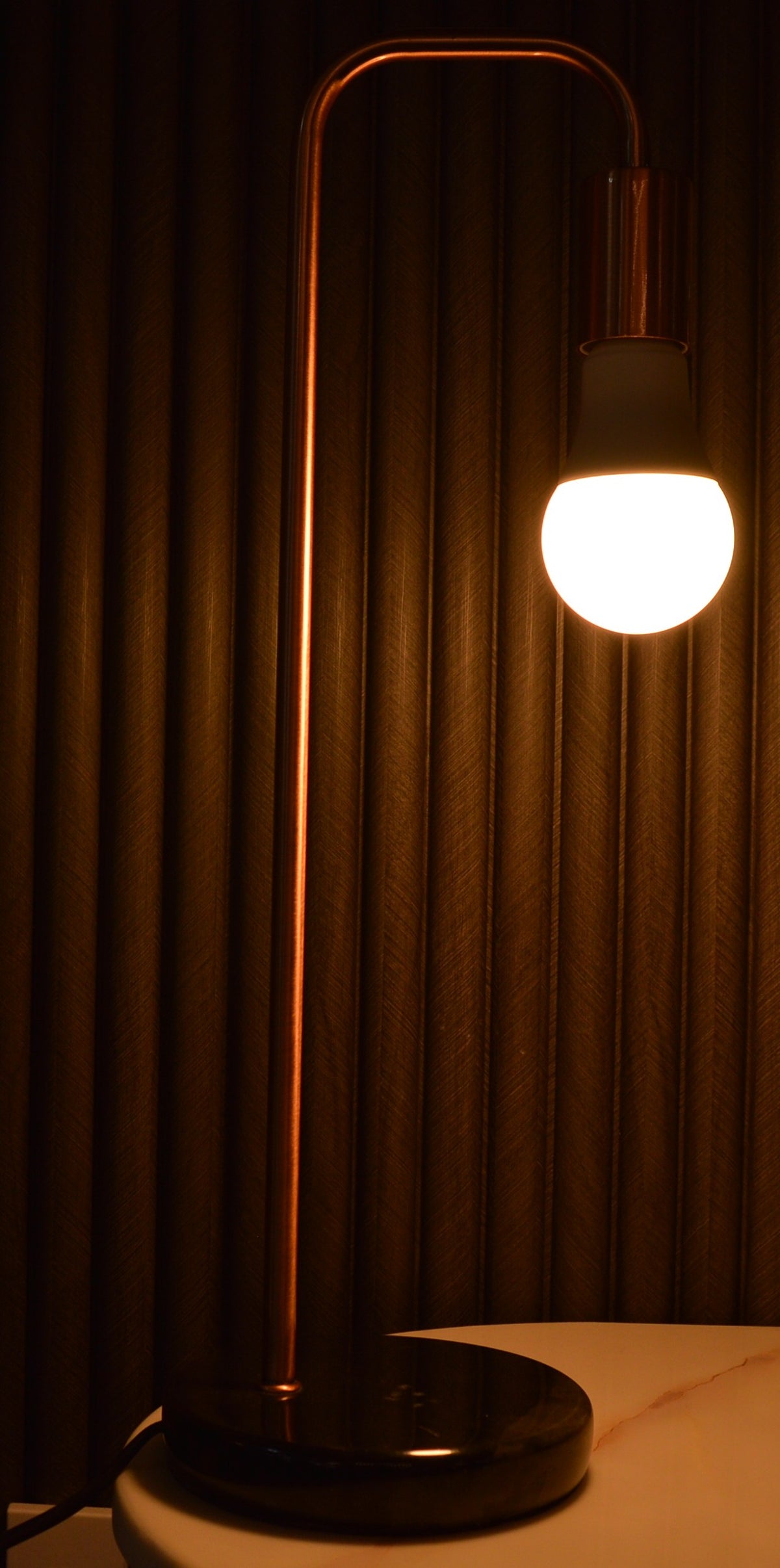 Unique Single Bulb Table Lamp Modern Decorative Accent Lighting