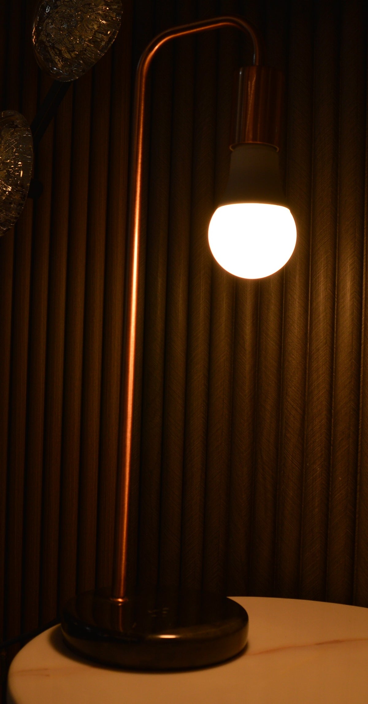 Unique Single Bulb Table Lamp Modern Decorative Accent Lighting