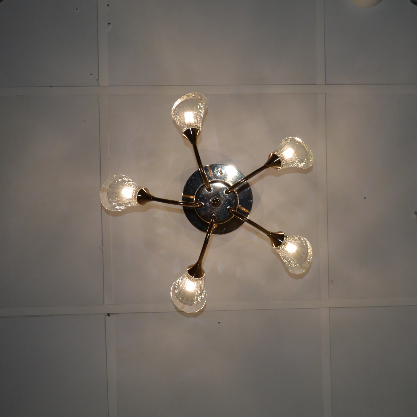 Luxury Crystal Glass Ceiling Chandelier – Modern LED Pendant 02 Colour 02 Size