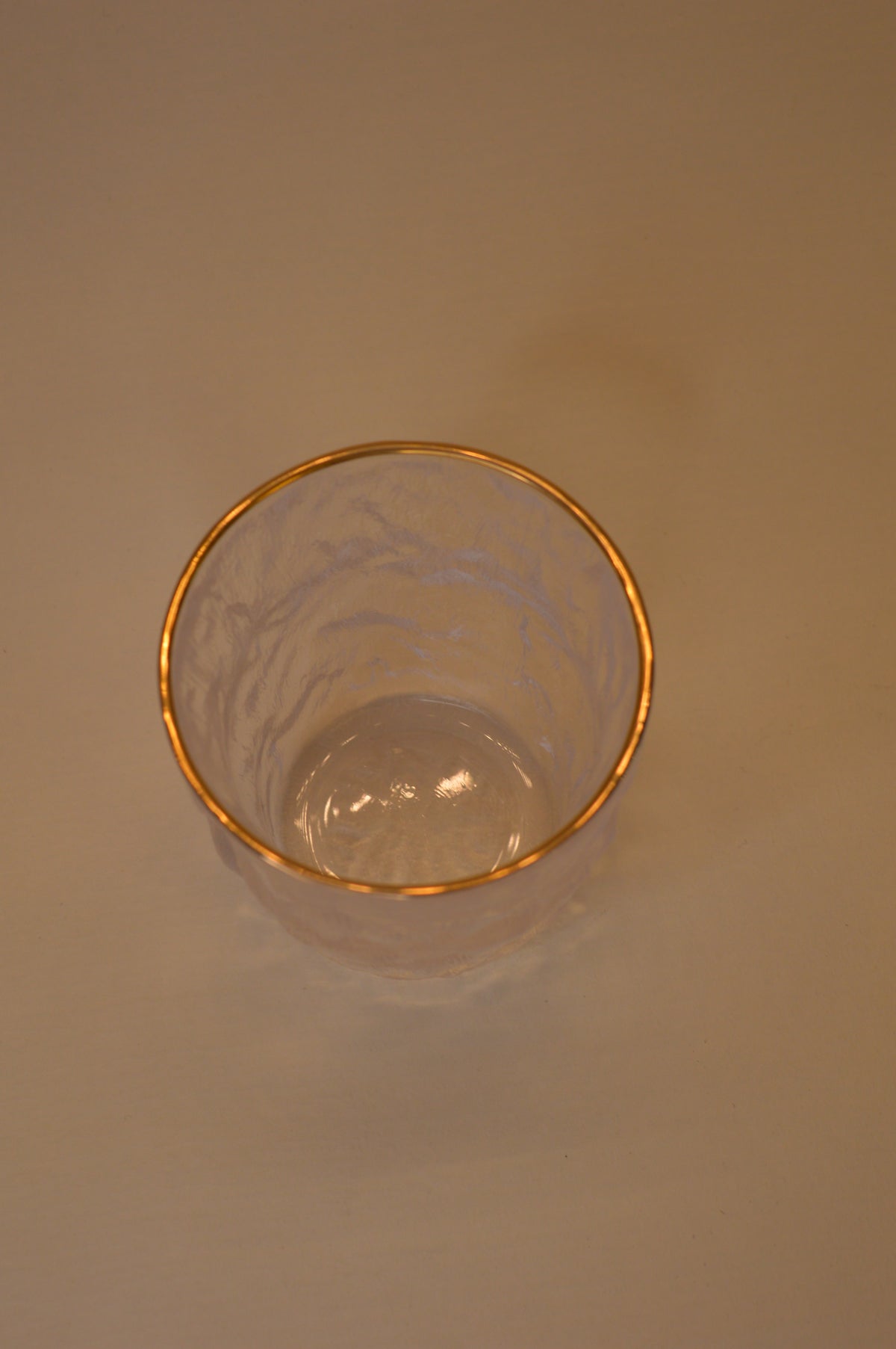 Wavy Bowls with gold edge in two different sizes with matching set of 6pcs glasses