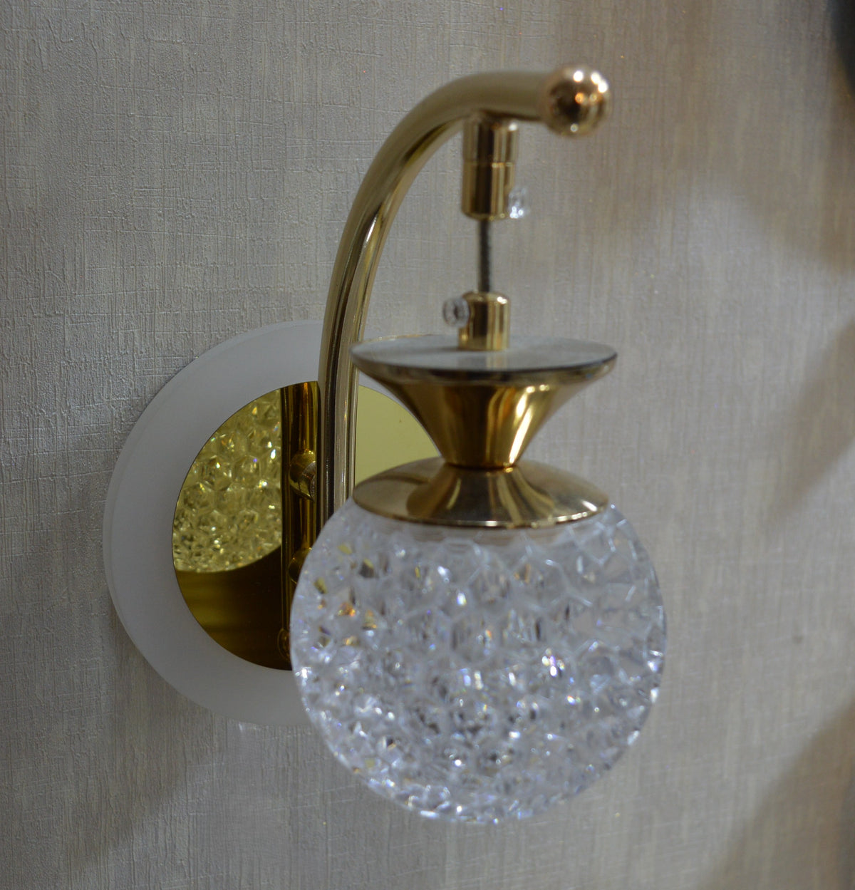 Luxury Crystal Wall Light – Gold Chrome Finish Decorative LED Wall Sconce