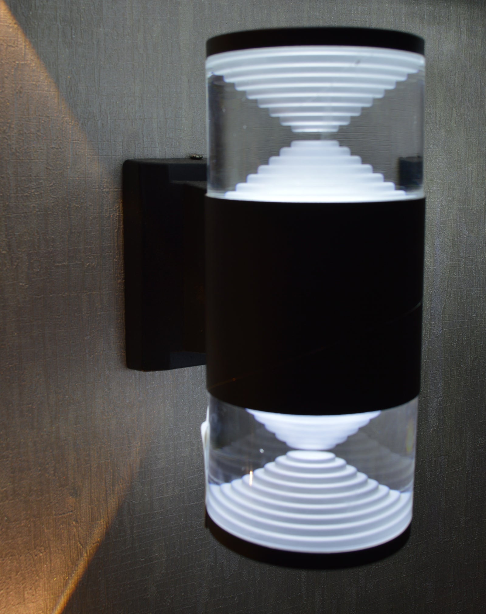 Modern Crystal Cylinder LED Wall Light – Black & Clear Glass Edition