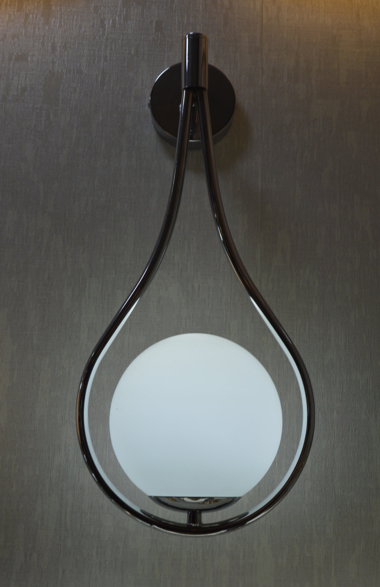 Aurora Loop Globe Wall Light – Luxury Gold Finish