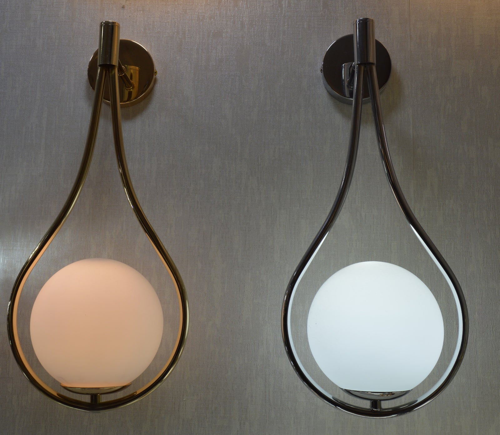 Aurora Loop Globe Wall Light – Luxury Gold Finish