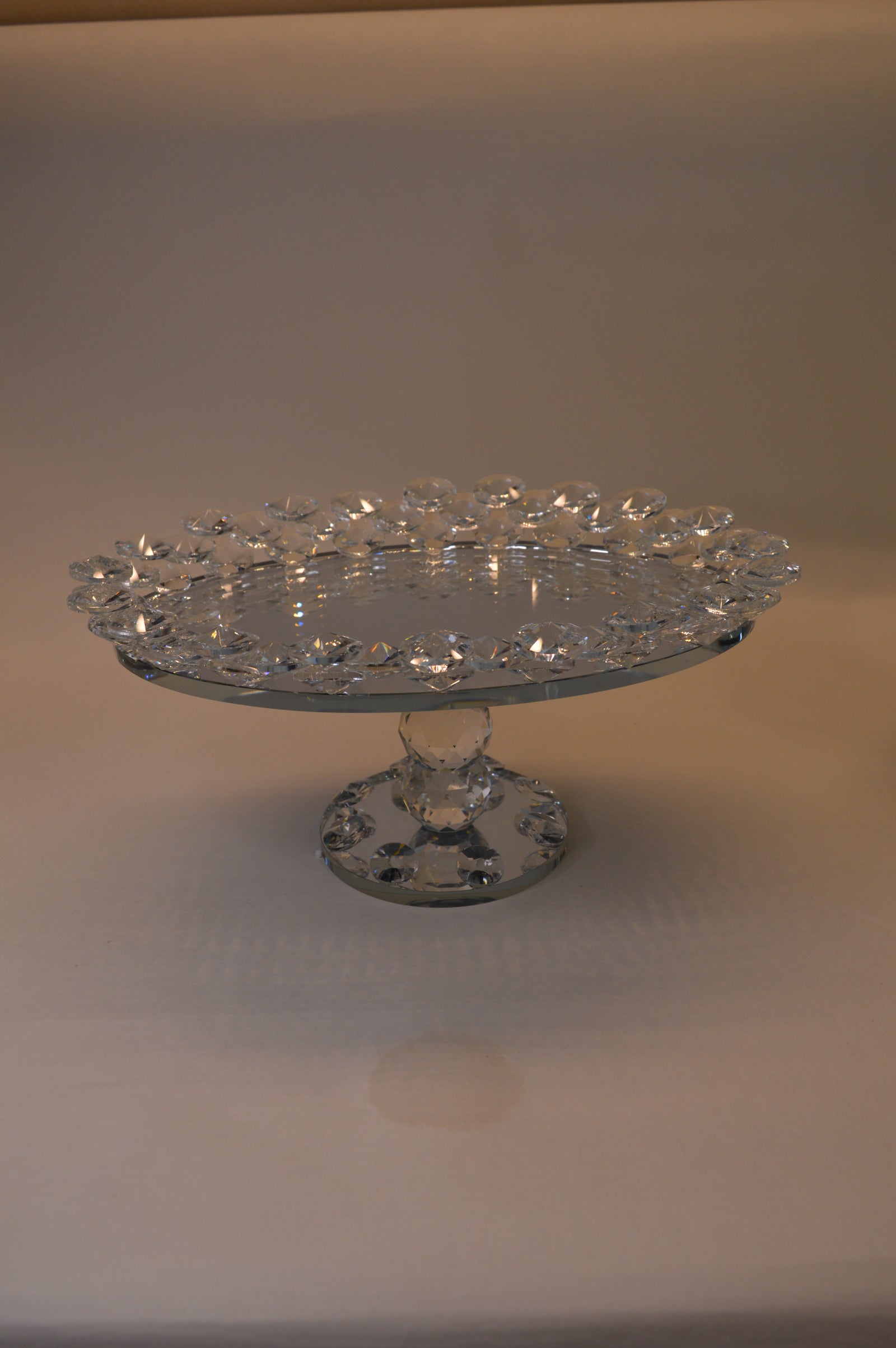 Revolving Crystal Bowl Stand for Fruits Vegetables Baskets Creative Fruit Dish Basket Luxurious Fruit Basket/Bowl