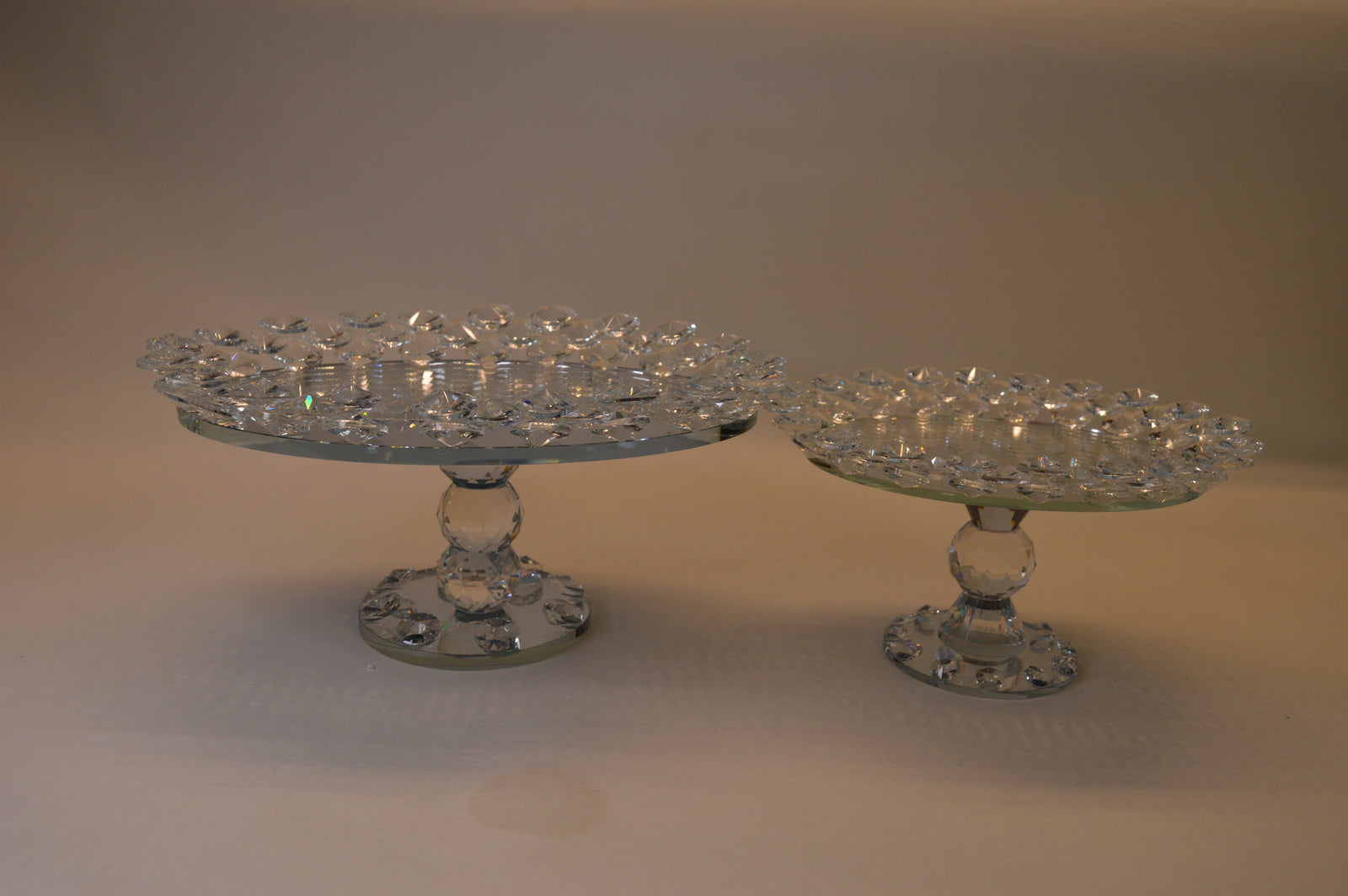 Revolving Crystal Bowl Stand for Fruits Vegetables Baskets Creative Fruit Dish Basket Luxurious Fruit Basket/Bowl