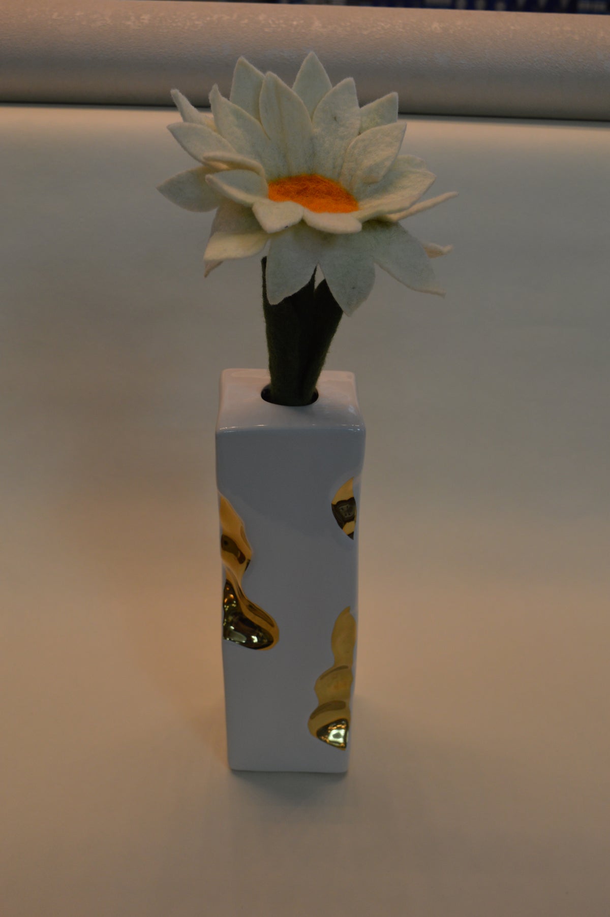 Home Décor White Cheese Flower Vase Ornaments in three different sizes -Gold