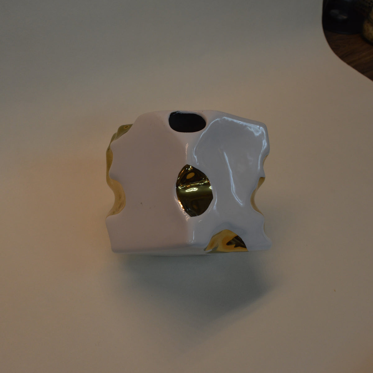 Home Décor White Cheese Flower Vase Ornaments in three different sizes -Gold