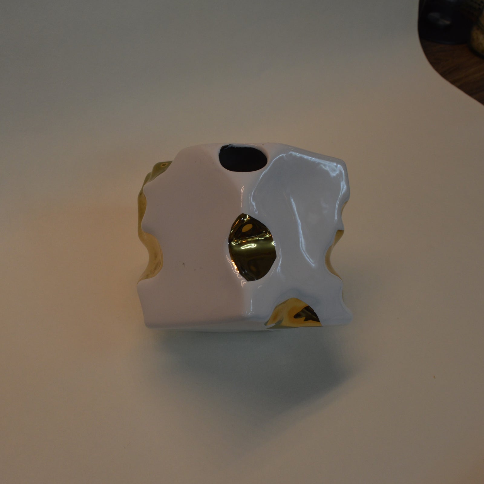 Home Décor White Cheese Flower Vase Ornaments in three different sizes -Gold