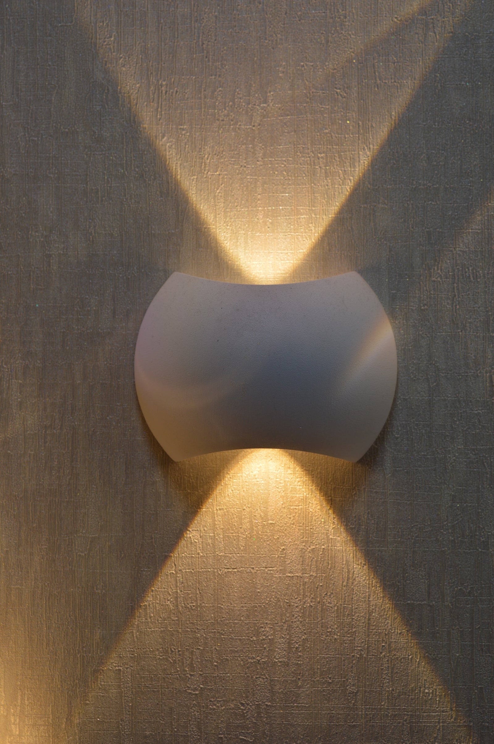 Modern Dual-Beam Up & Down Wall Light – Matte Edition