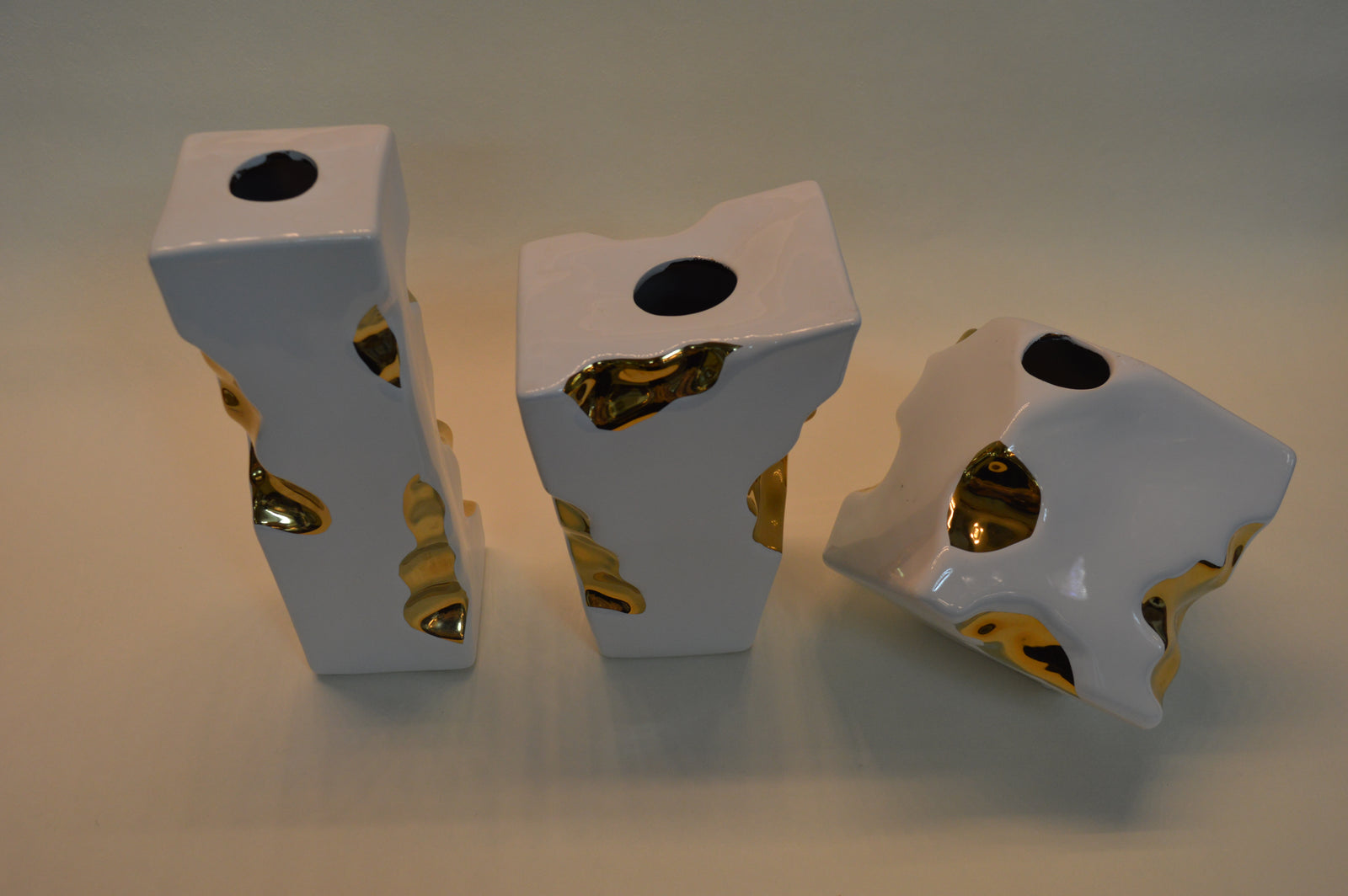 Home Décor White Cheese Flower Vase Ornaments in three different sizes -Gold