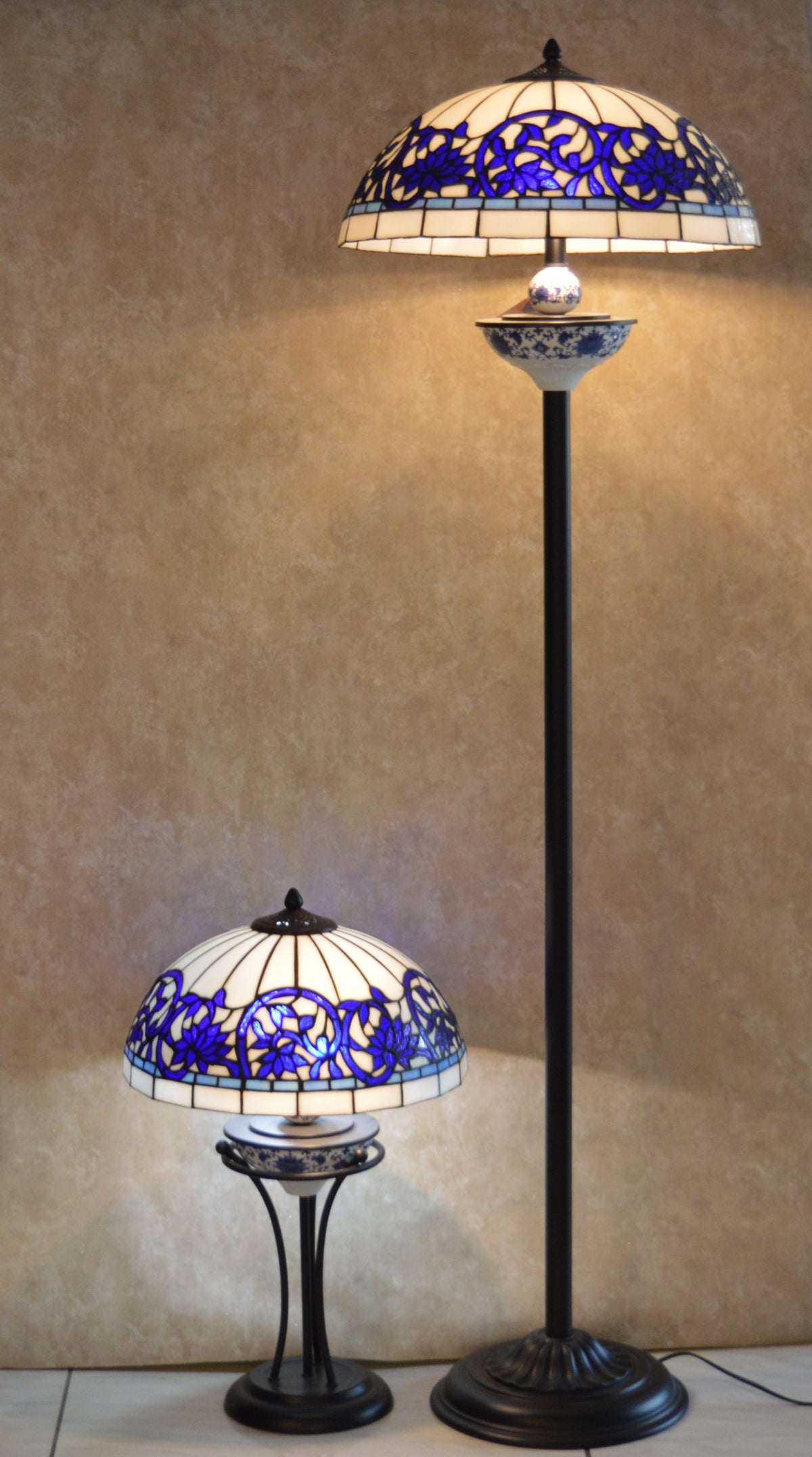 Tiffany Style Blue Floral Stained Glass Table & Floor Lamp Set