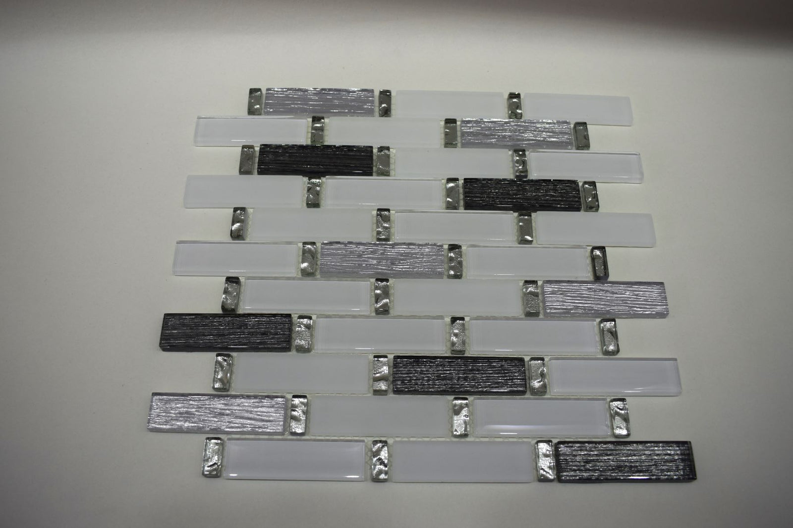 White Grayscale Glass Mosaic Tile | 1 sheet 30cmx30cm&8mm | 11 sheets 1sqm