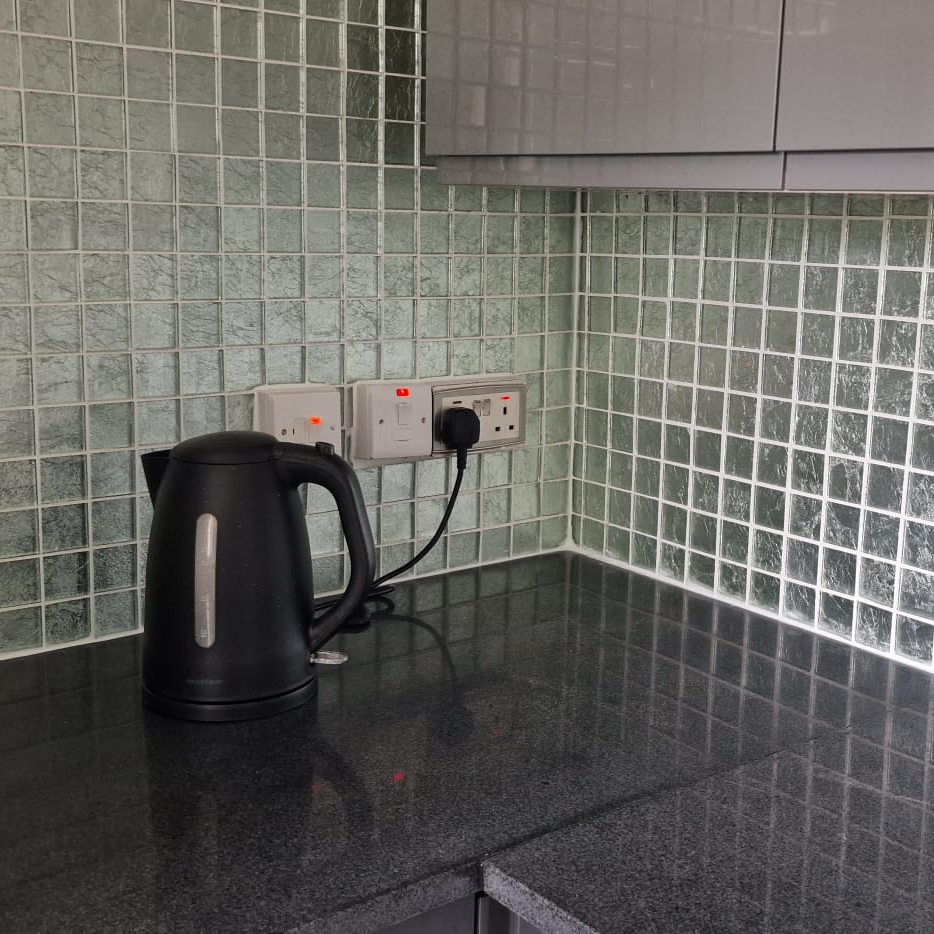 Silver Glint Glass Mosaic Tile-300*300*8mm-11sheets-1m2-48BTM-9K