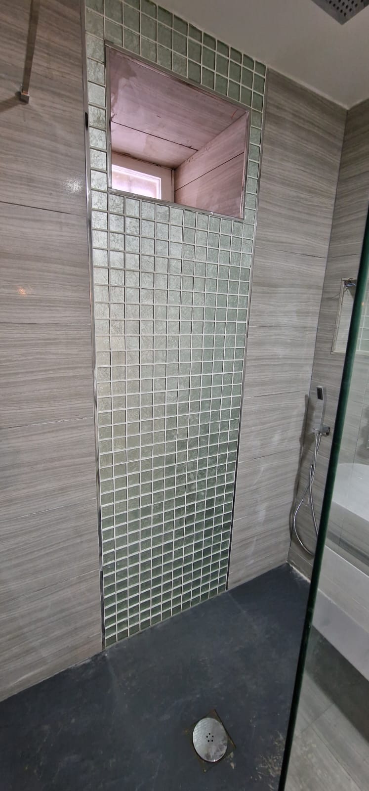 Silver Glint Glass Mosaic Tile