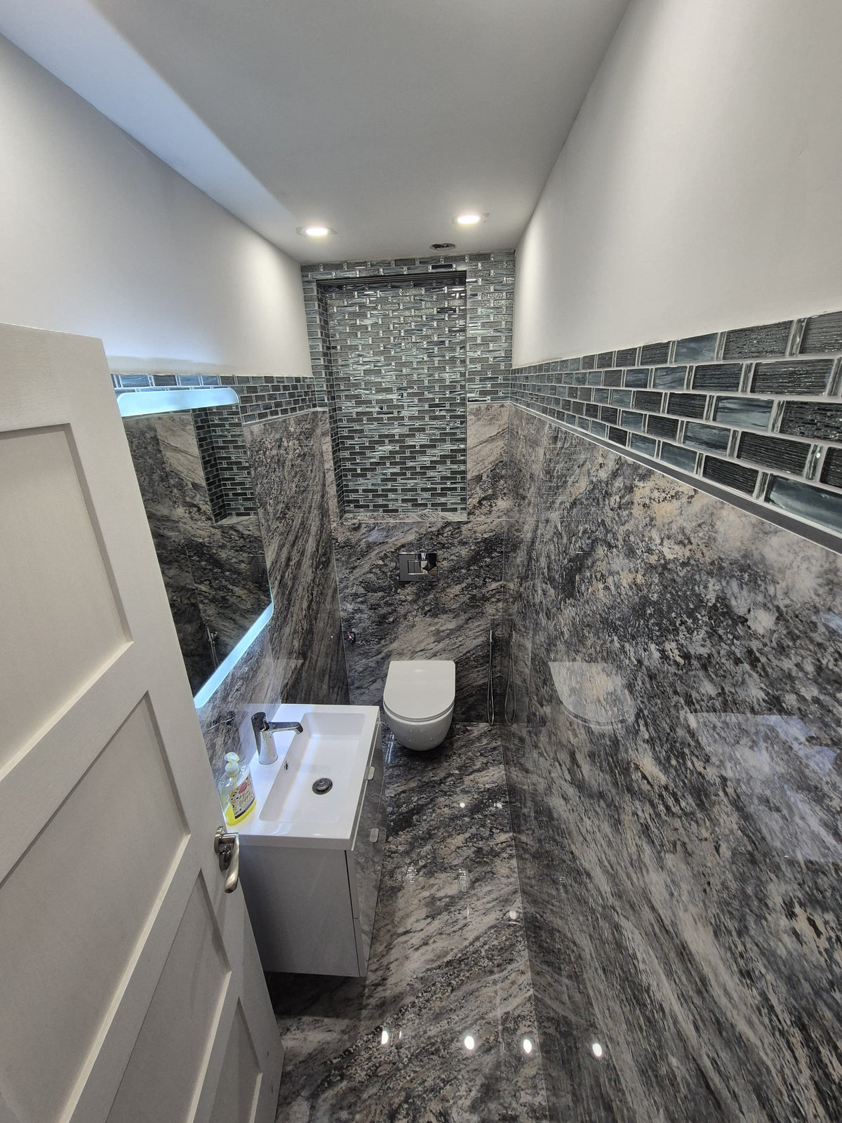 Ink Blue Glass Mosaic Tiles-300*300*8mm-11sheets-1m2-KRB17-01