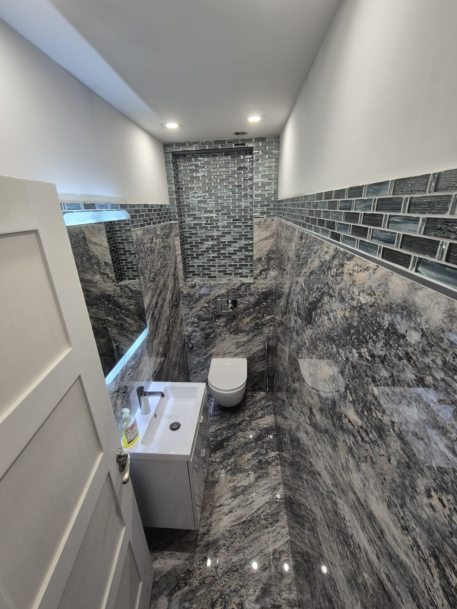 Ink Blue Glass Mosaic Tiles-300*300*8mm-11sheets-1m2-KRB17-01