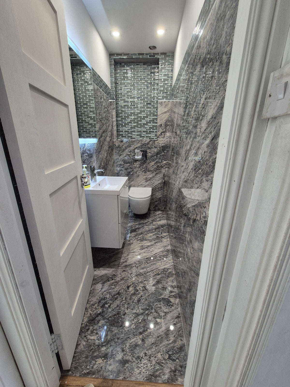 Ink Blue Glass Mosaic Tiles-300*300*8mm-11sheets-1m2-KRB17-01