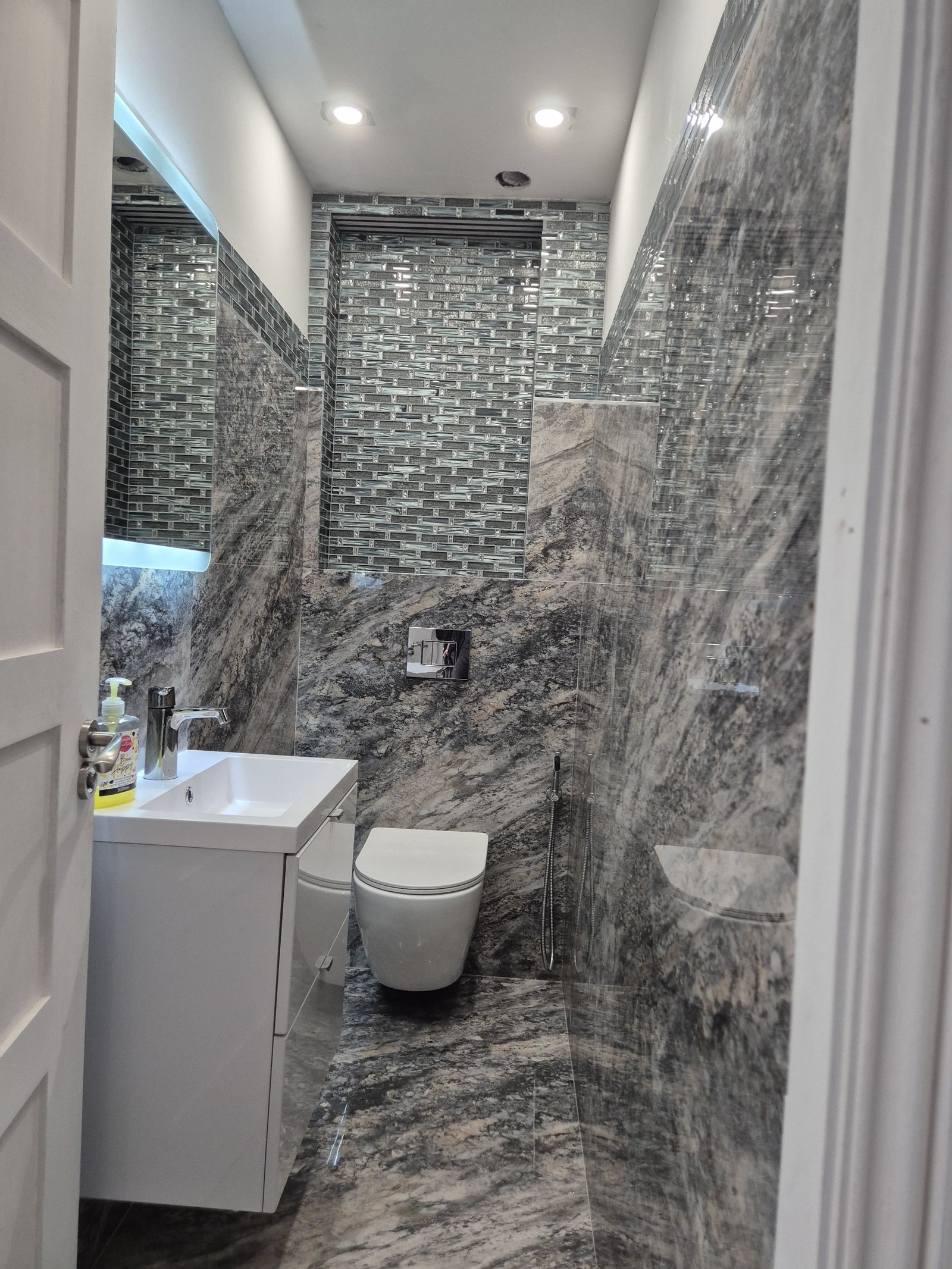 Ink Blue Glass Mosaic Tiles-300*300*8mm-11sheets-1m2-KRB17-01