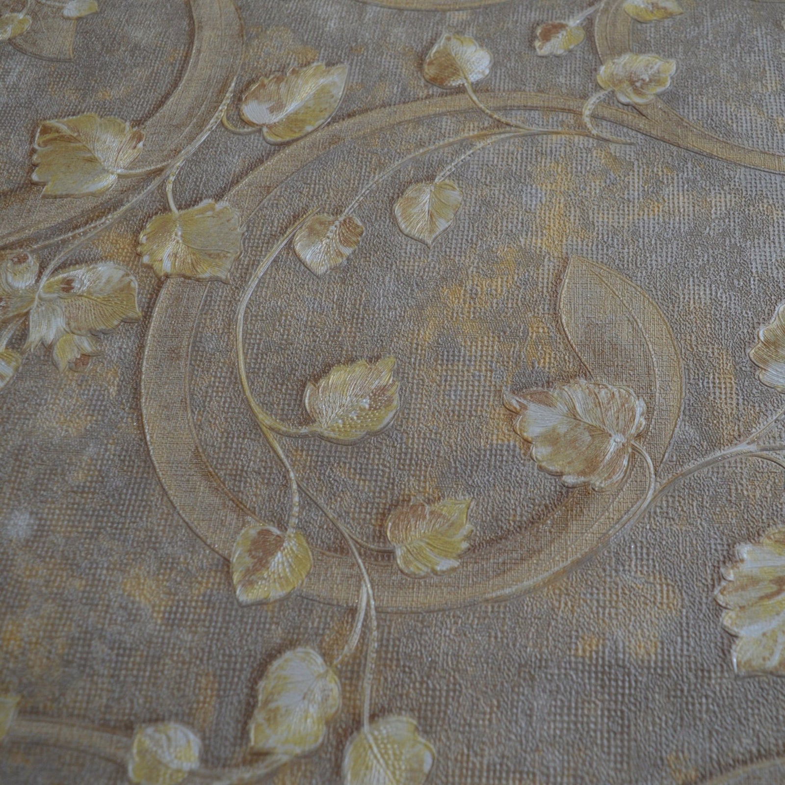 Golden leaves beigescale wallpaper