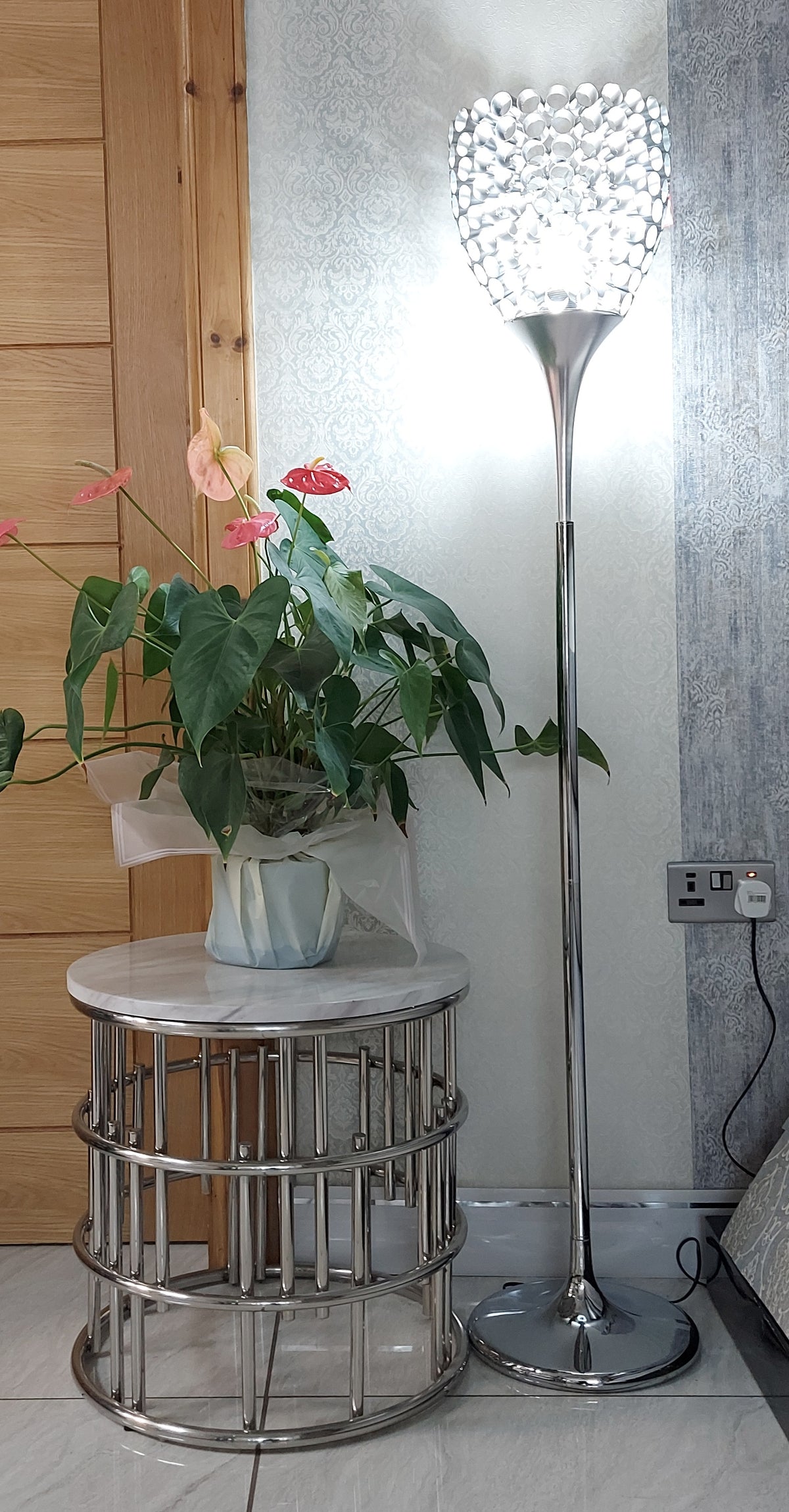 Cupped full metallic body standing lamp [F372S]